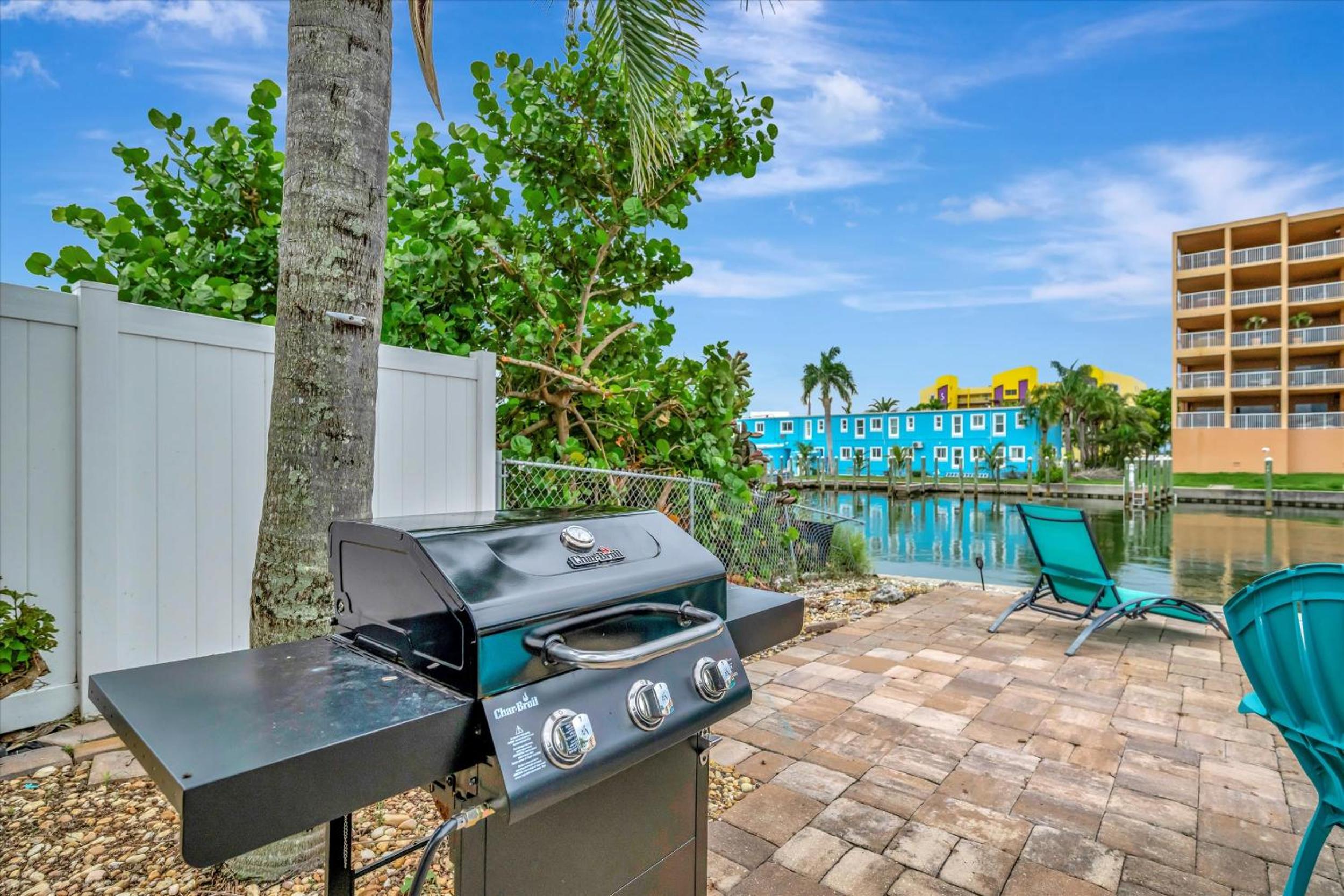 Dolphin Suite 1B Pet Friendly Waterfront Dock