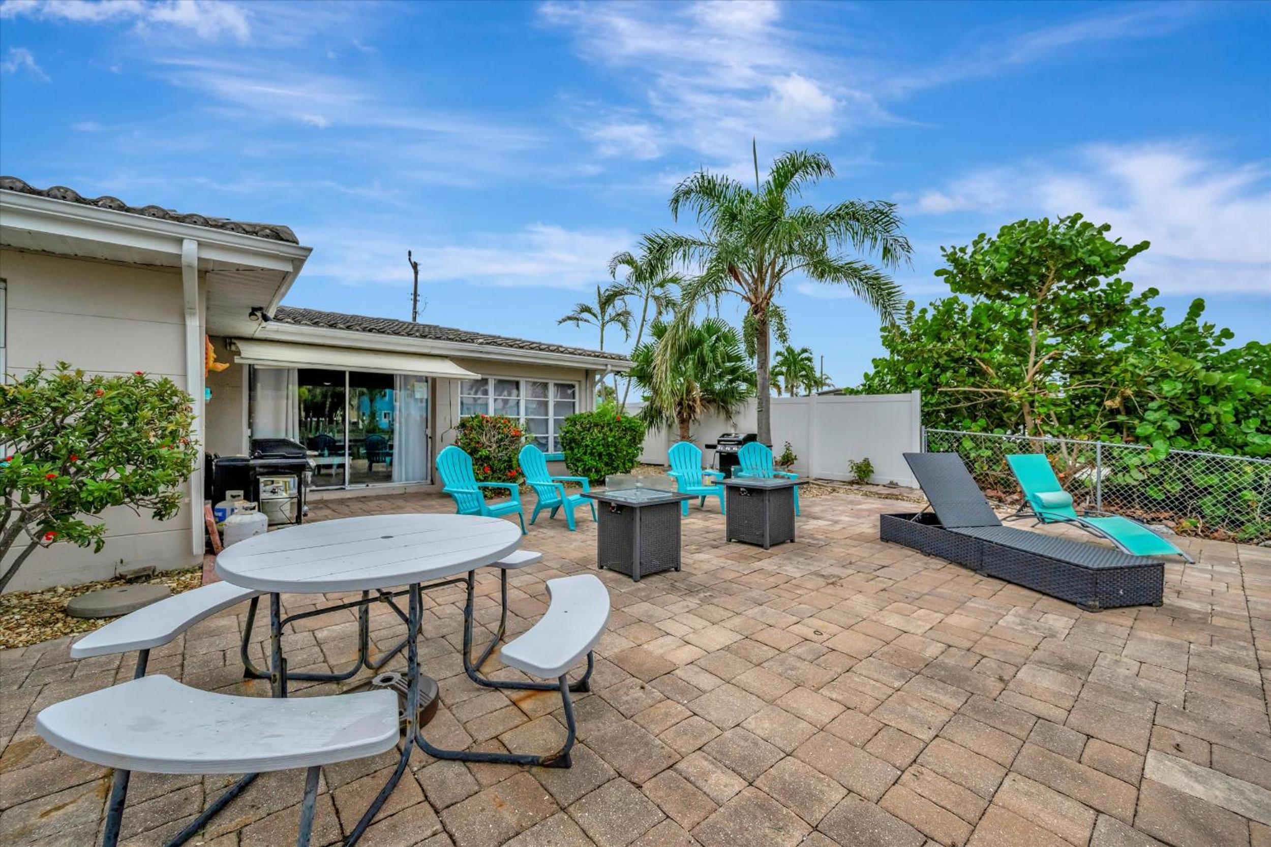 Dolphin Suite 1B Pet Friendly Waterfront Dock