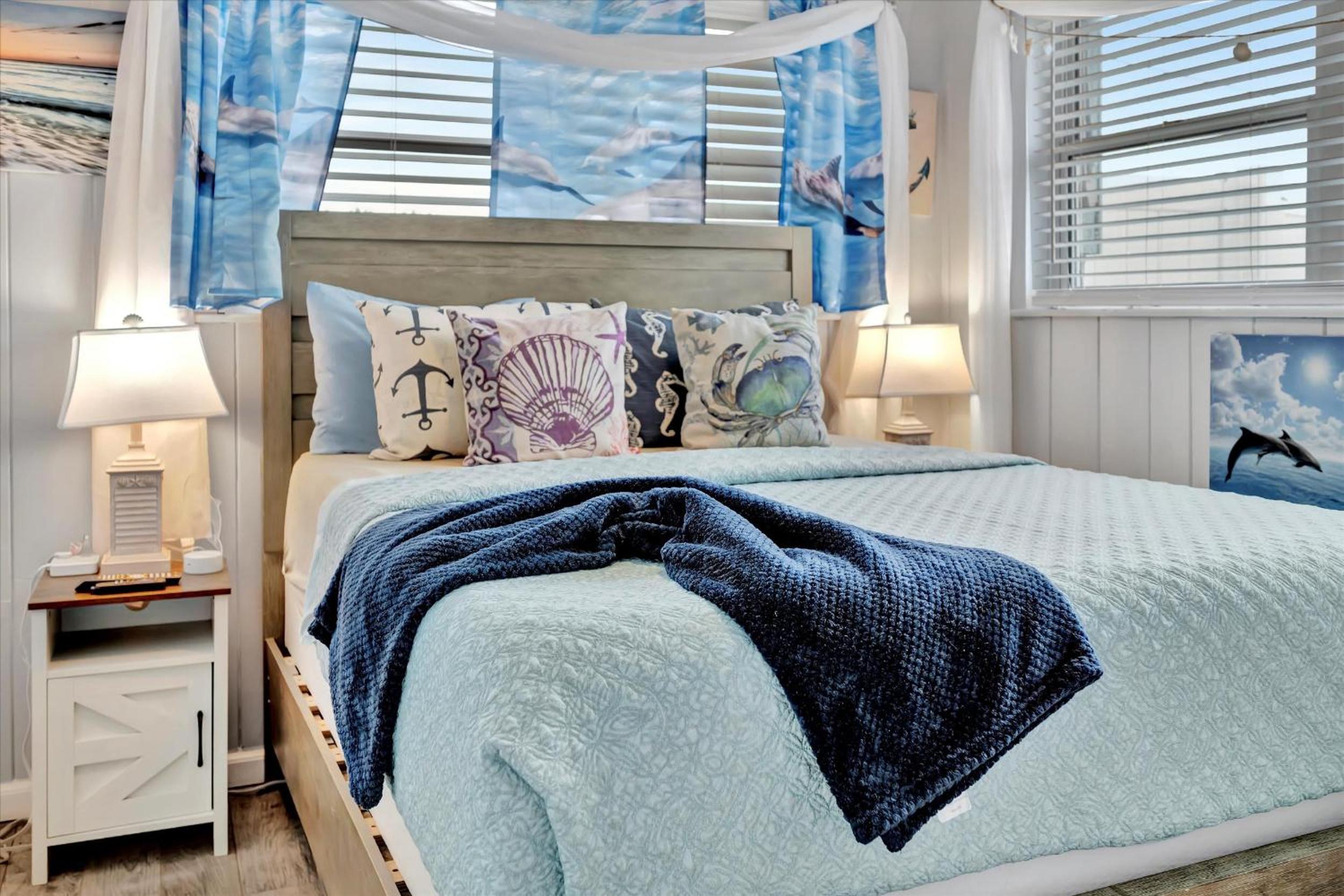 Dolphin Suite 1B Pet Friendly Waterfront Dock