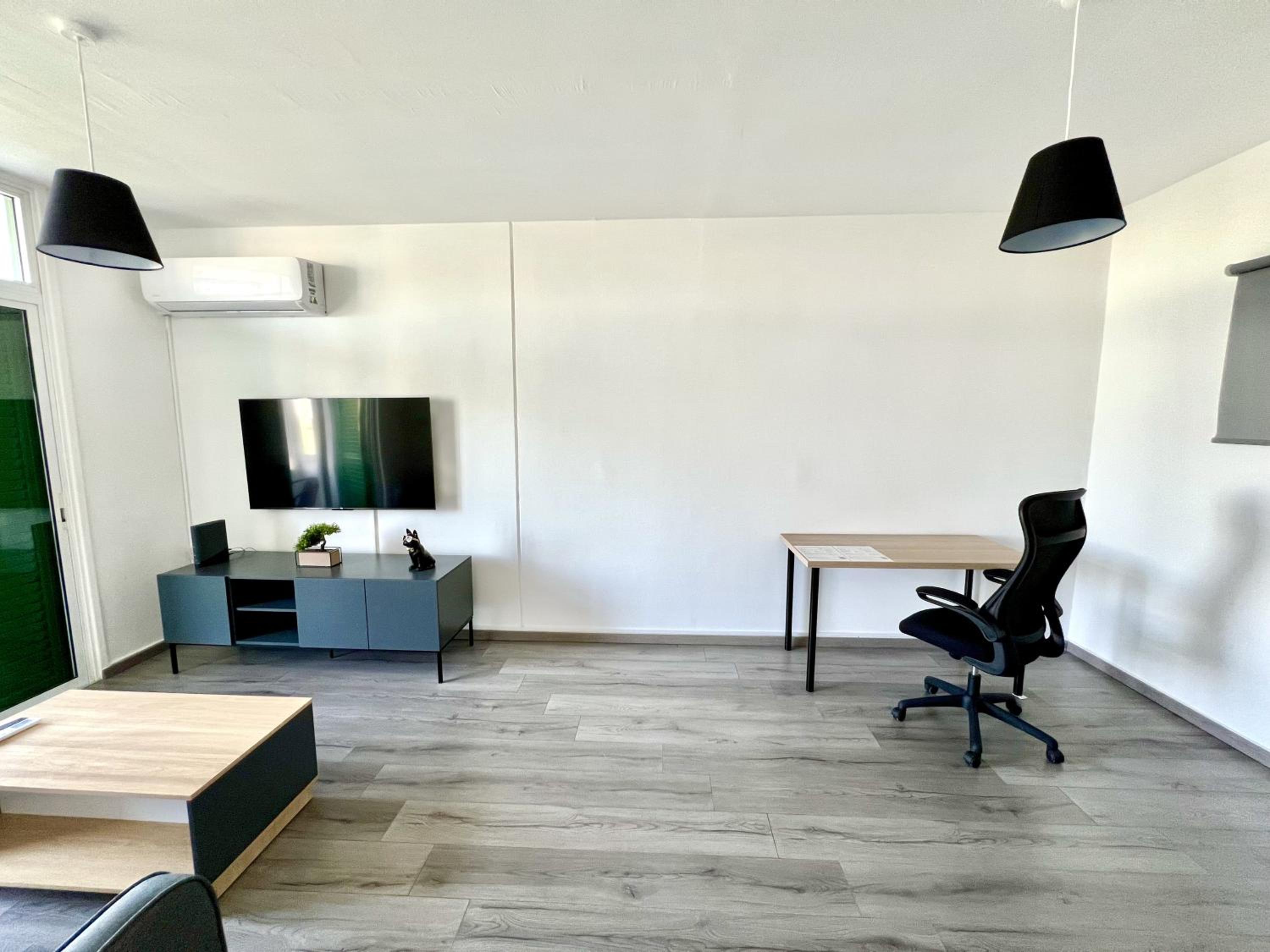 Fully Equipped One Bedroom APT