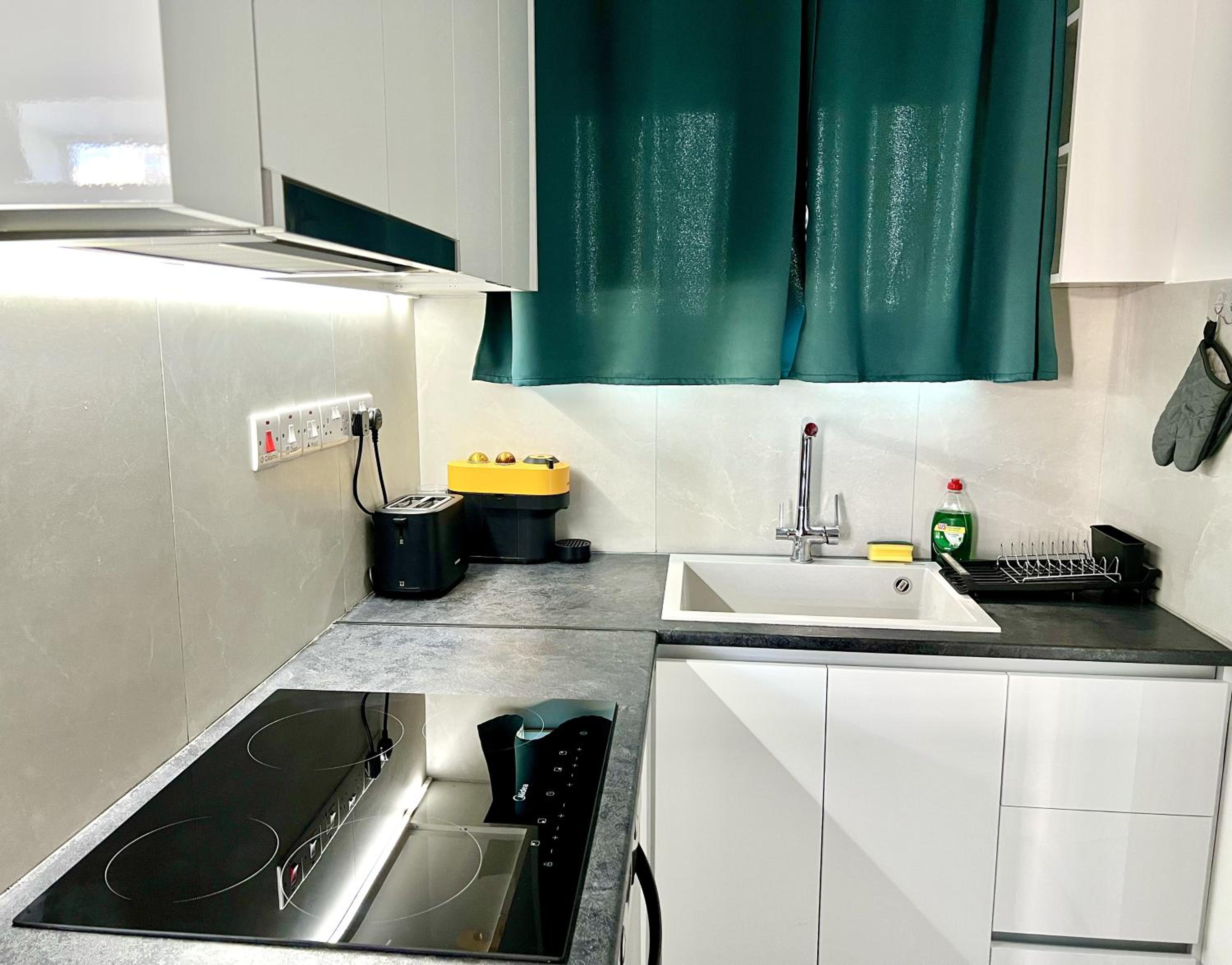 Fully Equipped One Bedroom APT