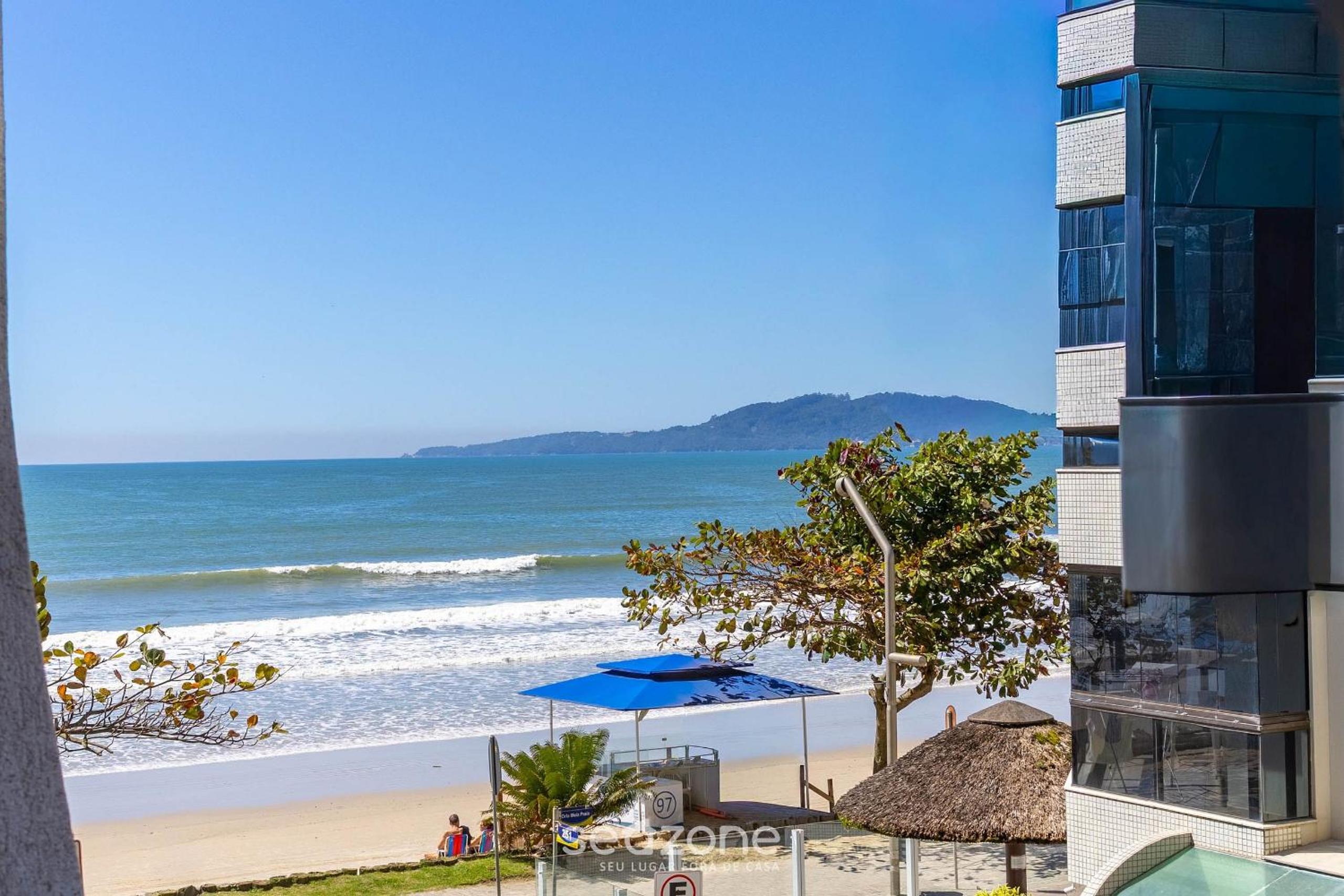 Apt with balcony and BBQ 30m from the sea RDM0101