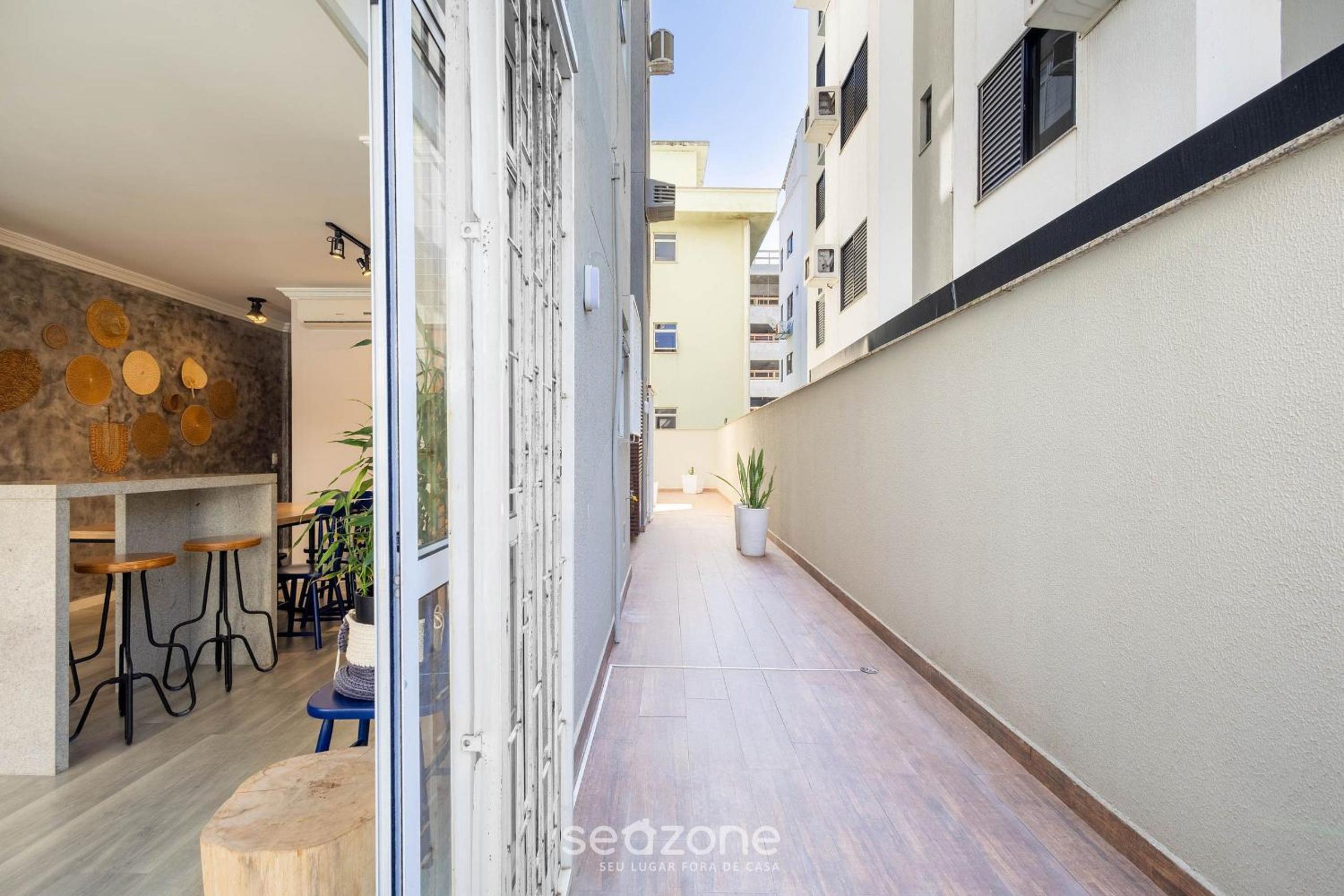 Apt with balcony and BBQ 30m from the sea RDM0101