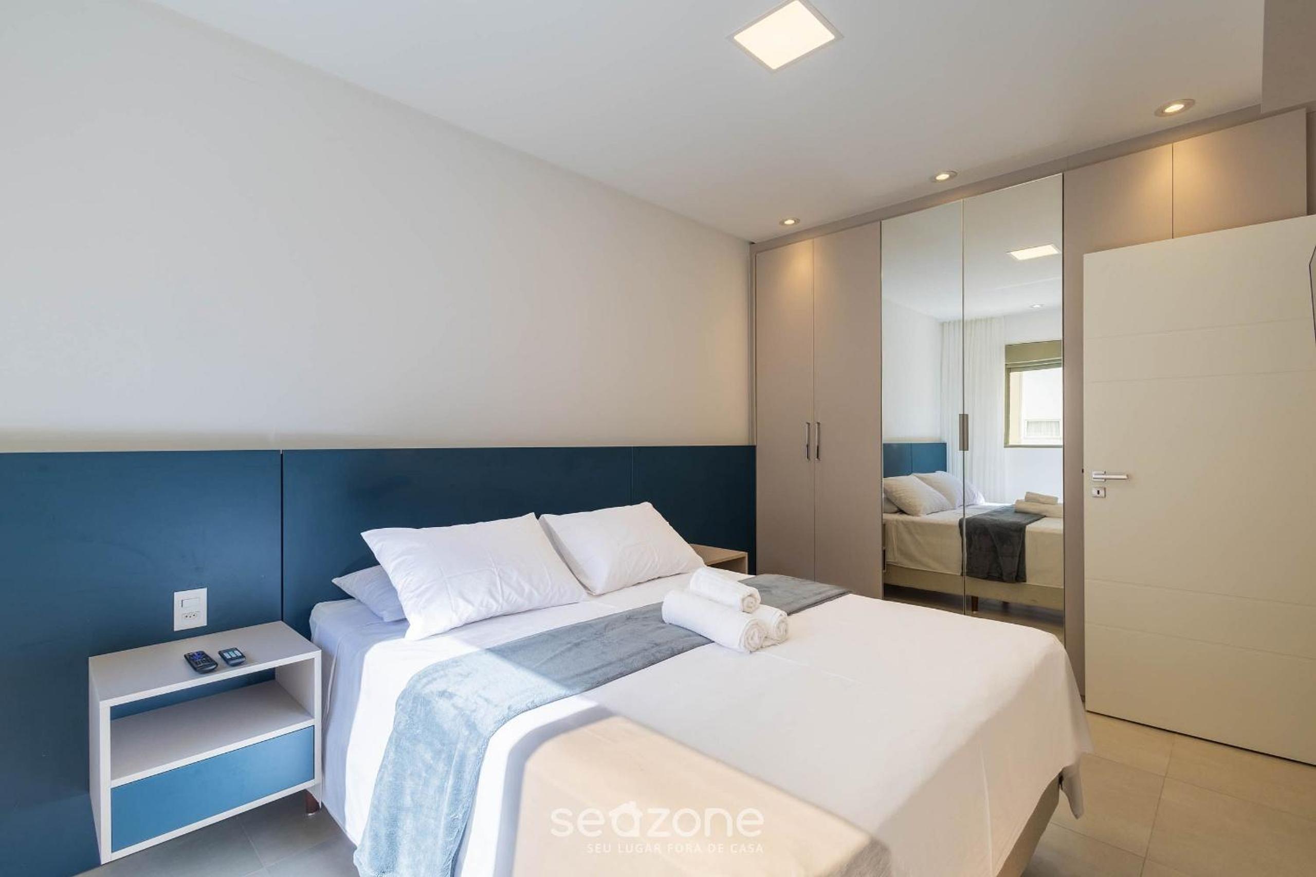 Apt w/ Gourmet Balcony 550m from the Beach LLE0204