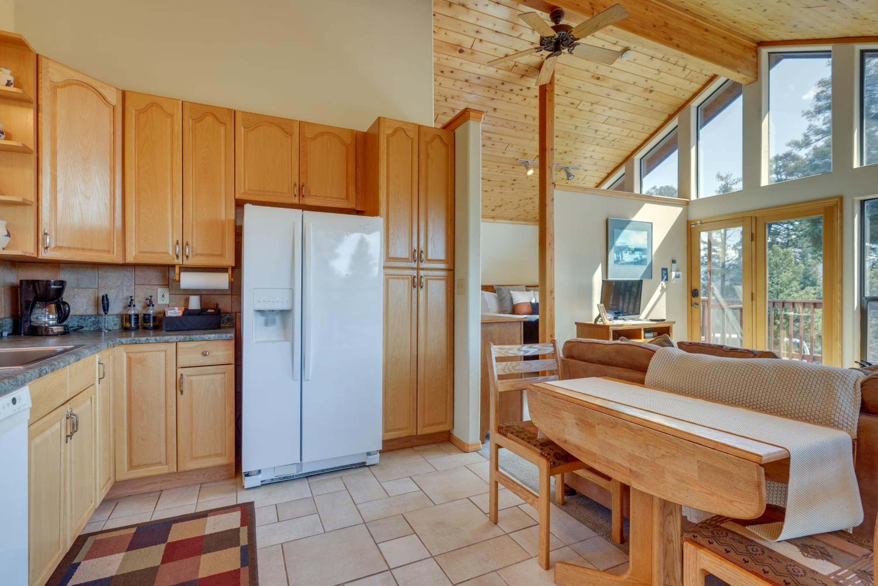 Mtn-View Deck Cabin Getaway in Angel Fire