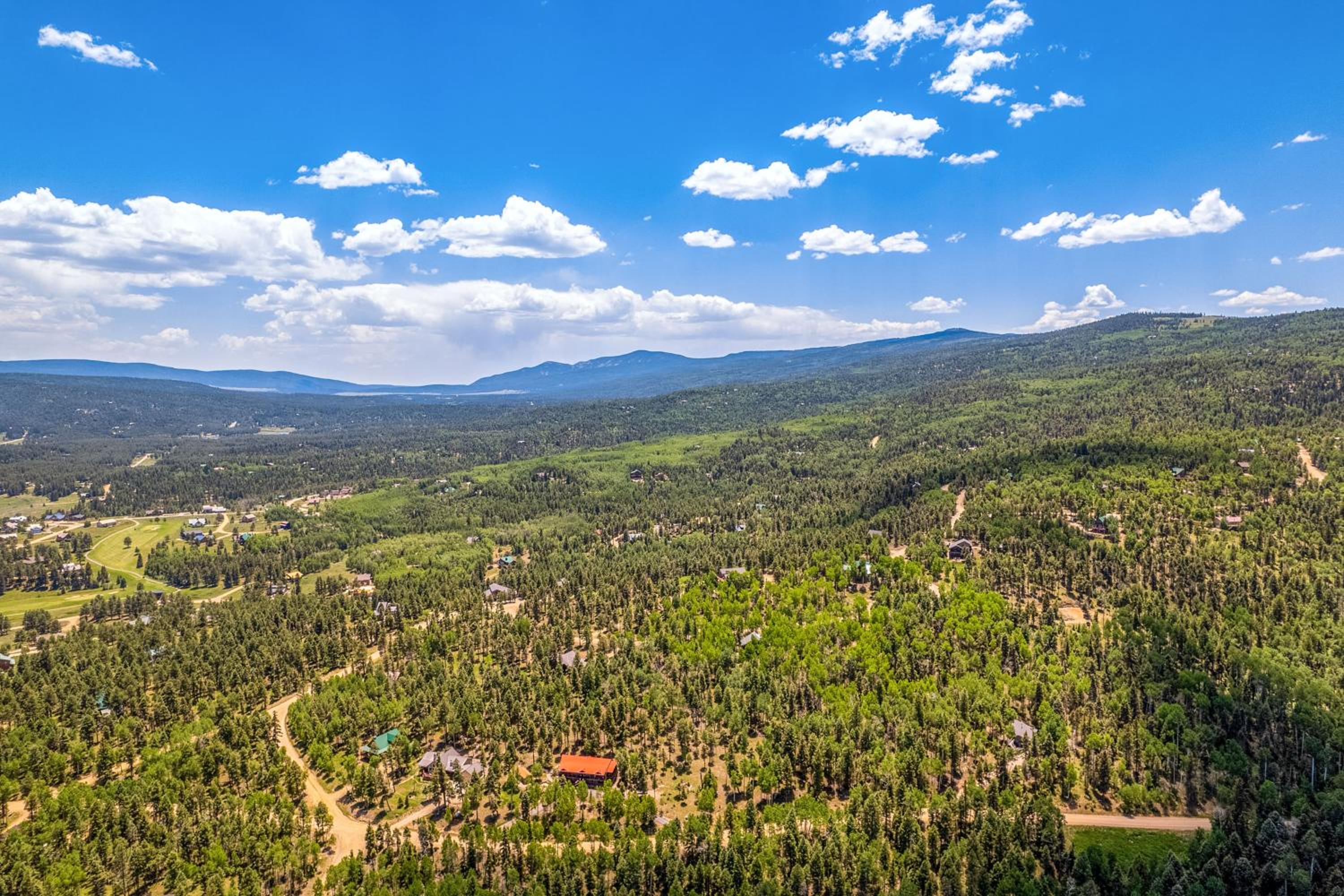 Mtn-View Deck Cabin Getaway in Angel Fire