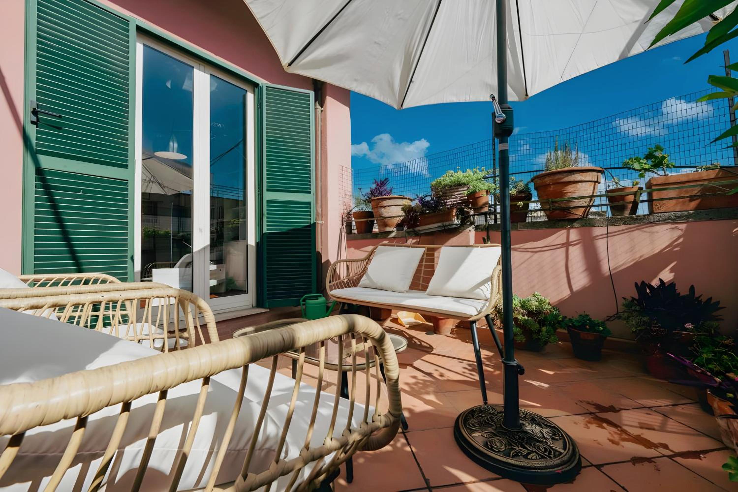 Elegantis Monti Penthouse With Private Terrace and Colosseum View