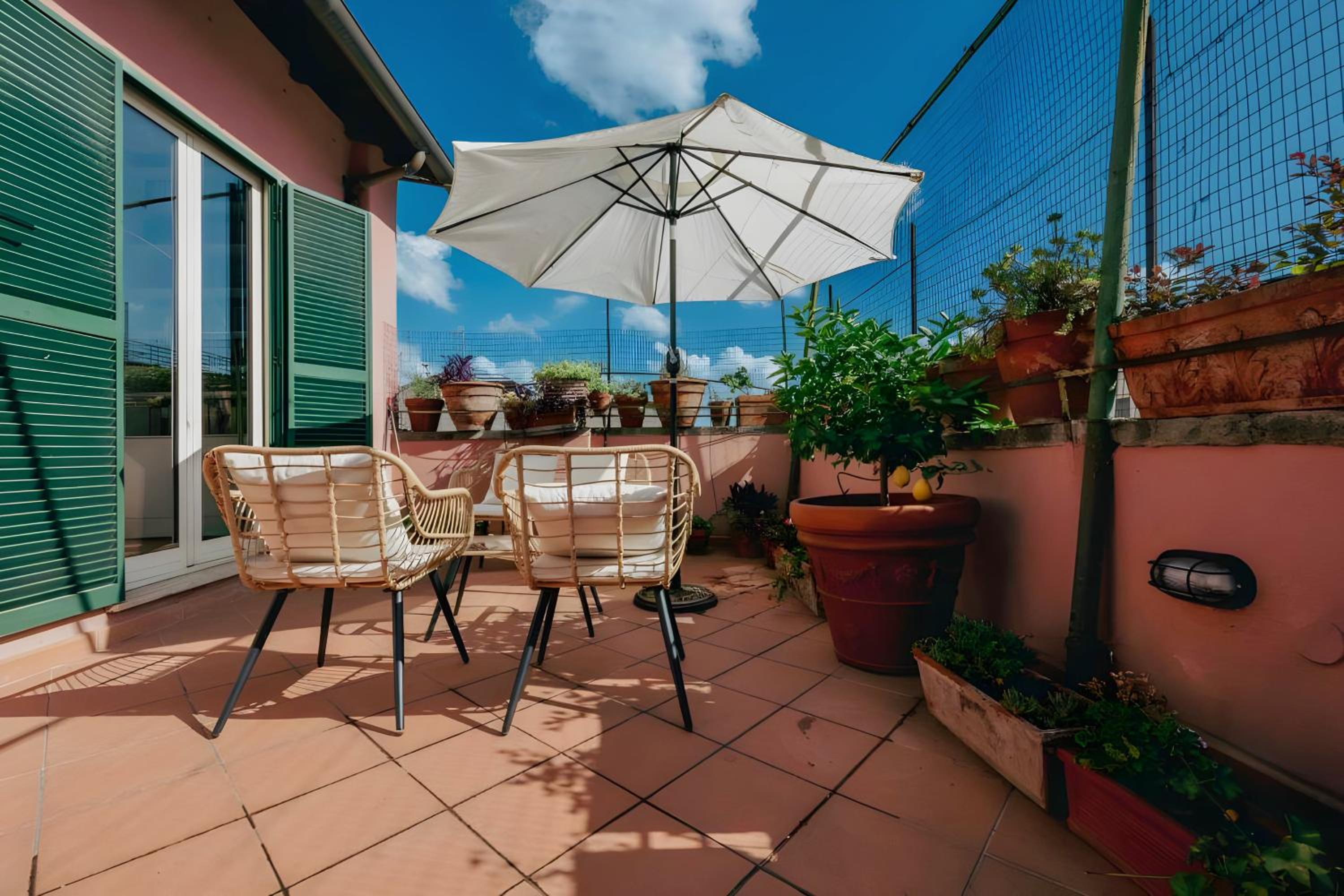 Elegantis Monti Penthouse With Private Terrace and Colosseum View