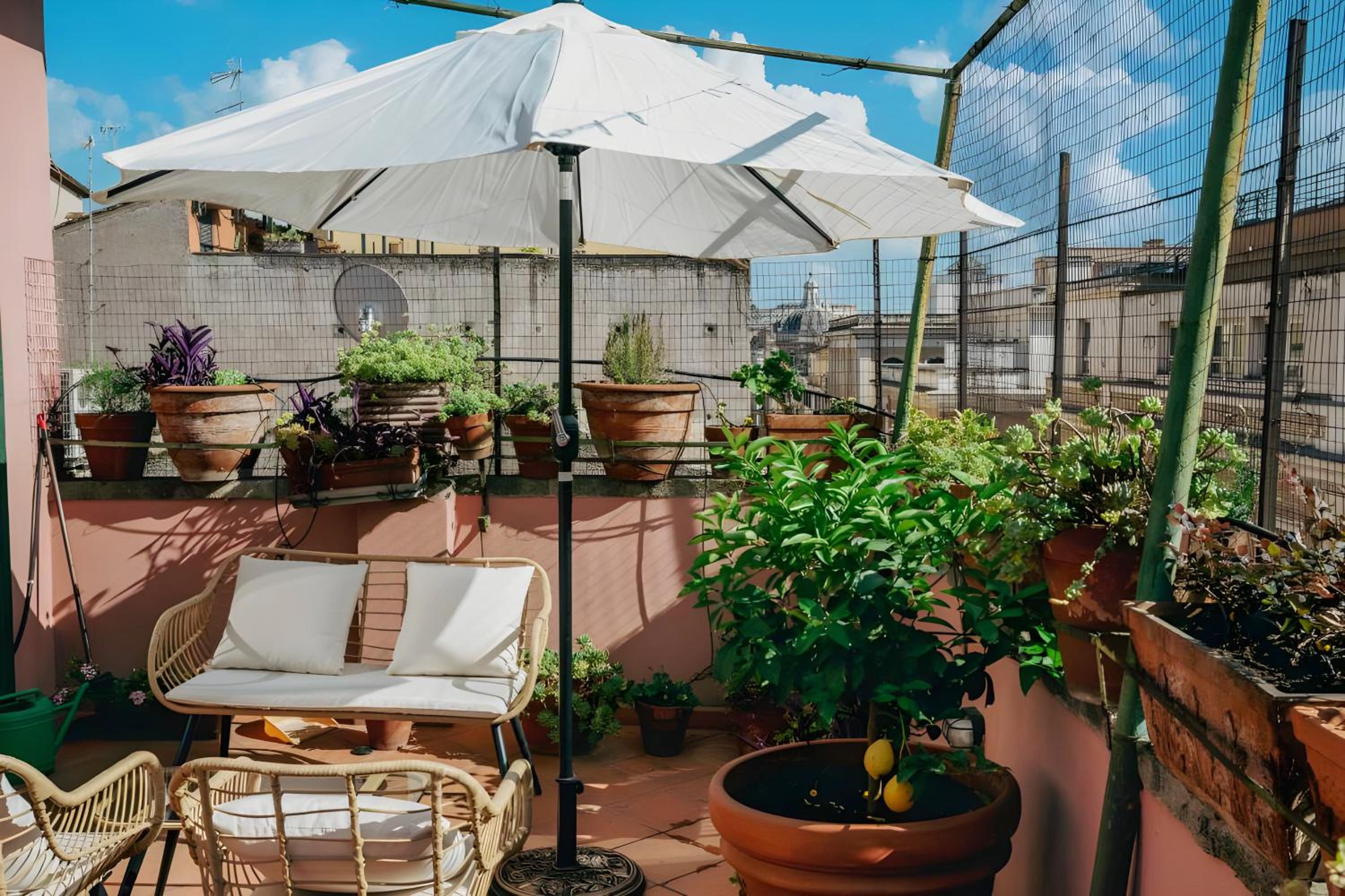 Elegantis Monti Penthouse With Private Terrace and Colosseum View