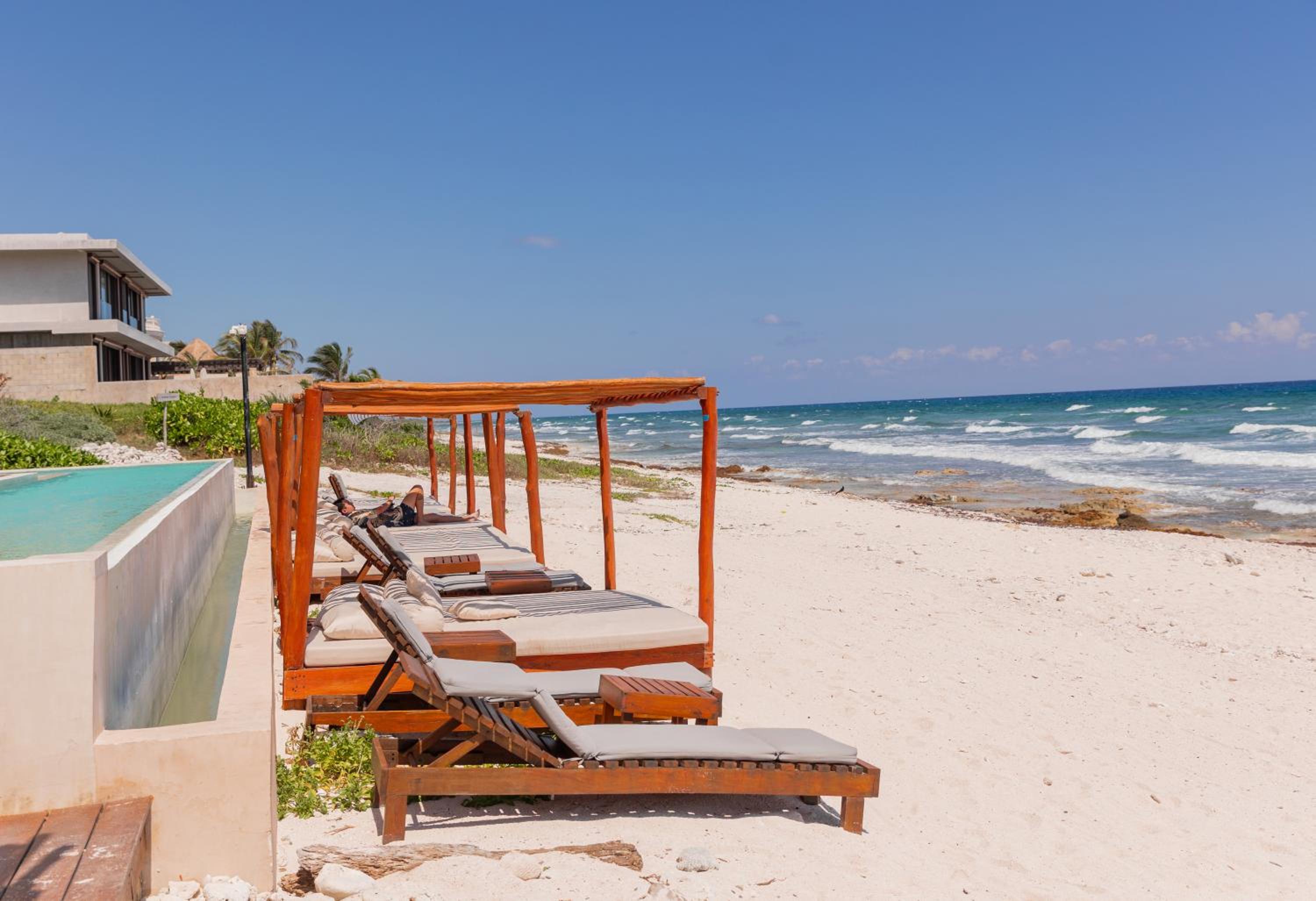 BT Homes - Tankah Bay Tulum - Exclusivos apartamentos con piscina a metros del mar