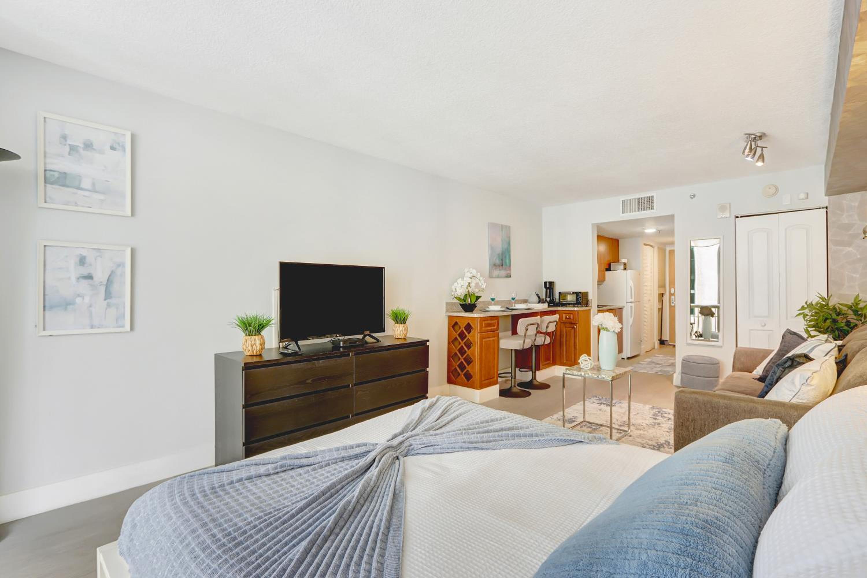 The Bay Suites - Brickell