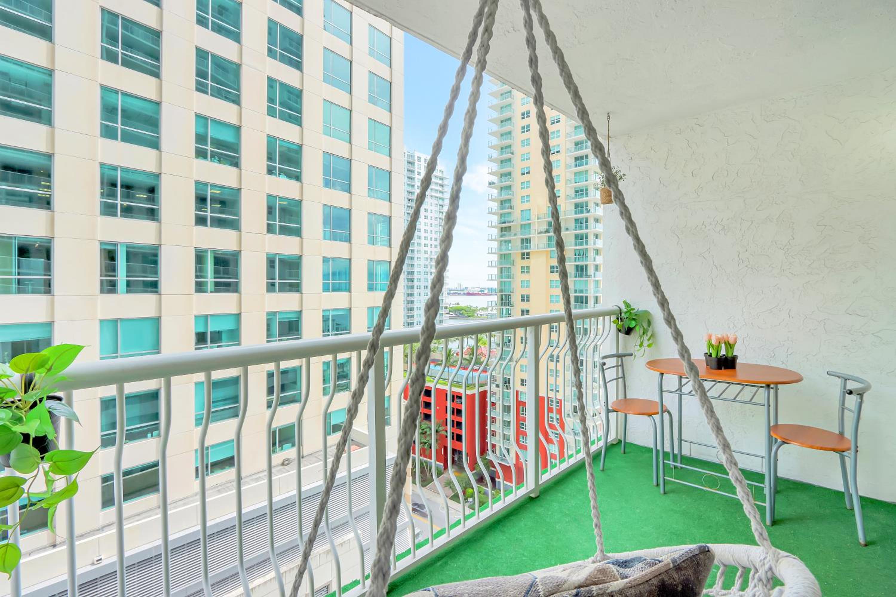 The Bay Suites - Brickell