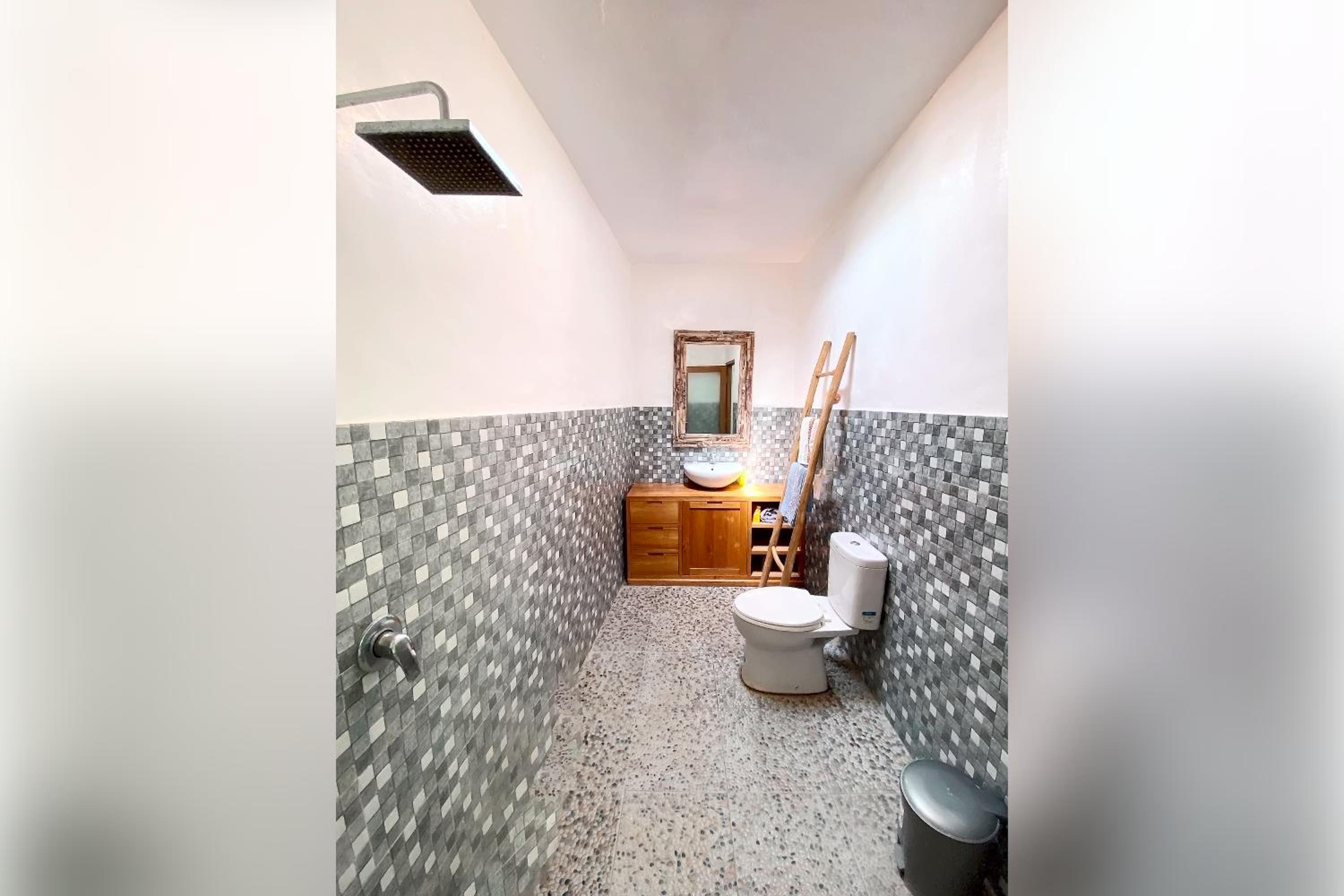 VILLA 2 Bedroom Spacious Outdoor Private Tropical Lush Garden & Pool in Canggu Bali Calm Area