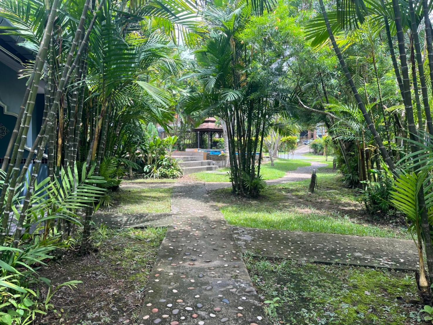 Moubillow Resort