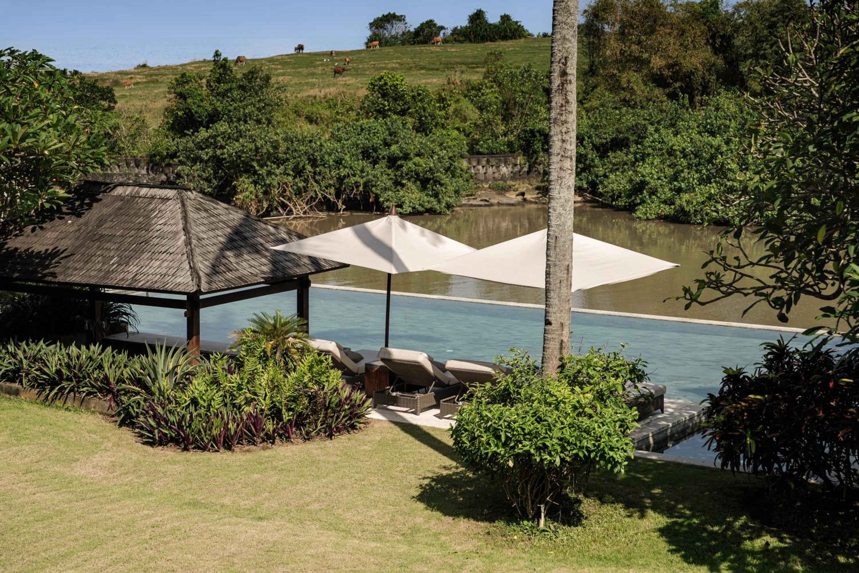 OMEKAI Cemagi by Nakula