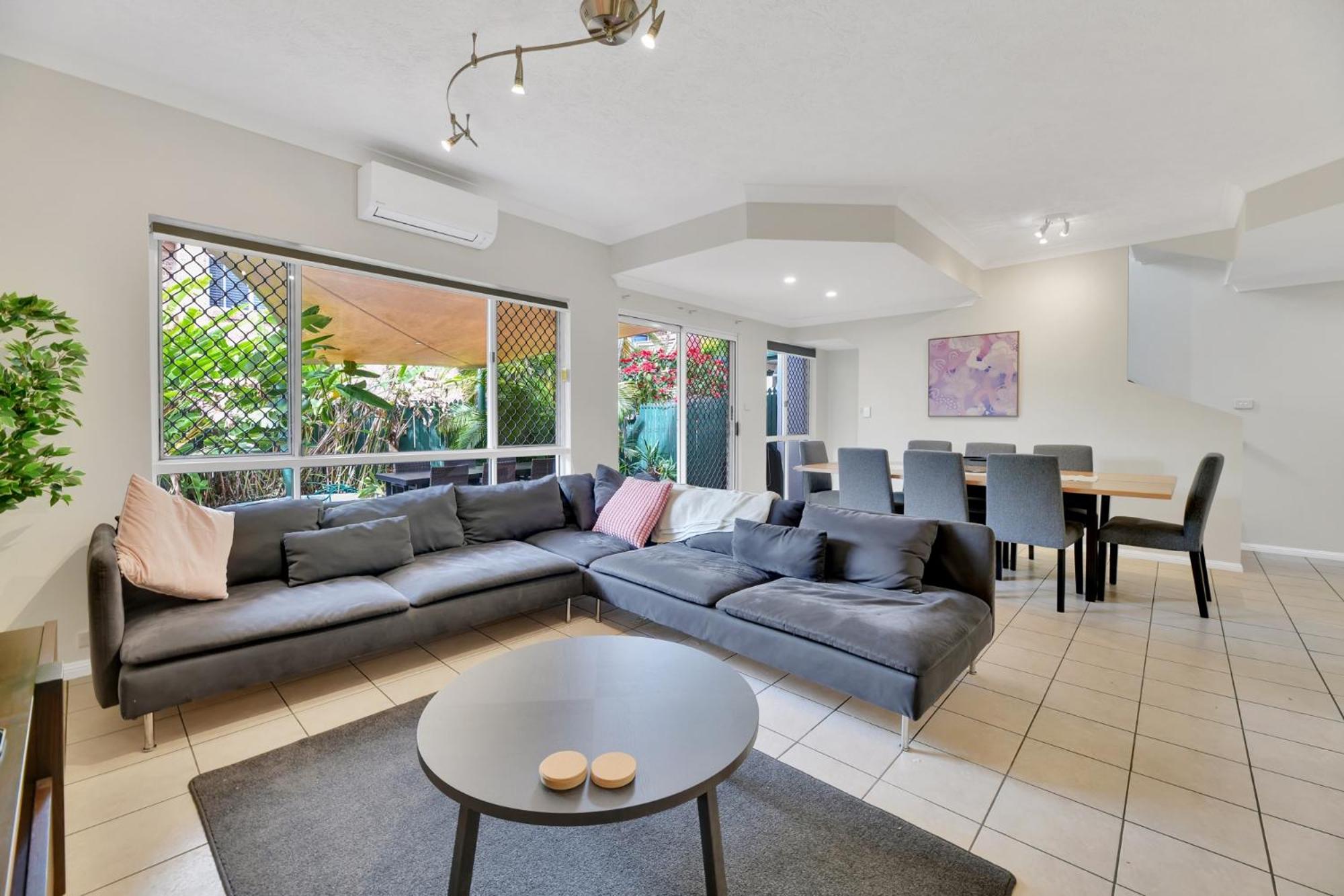 Tranquil 3-Bed Unit with Lush Garden Views