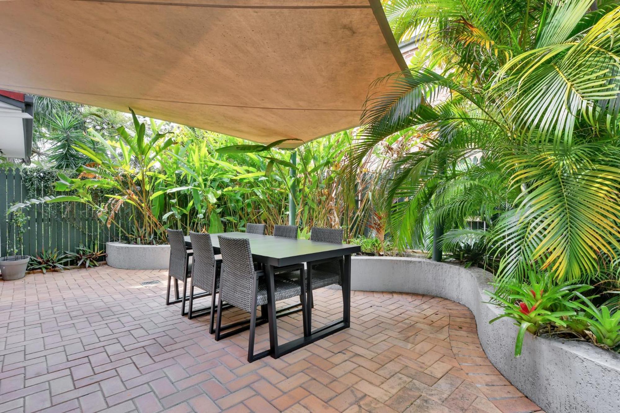 Tranquil 3-Bed Unit with Lush Garden Views