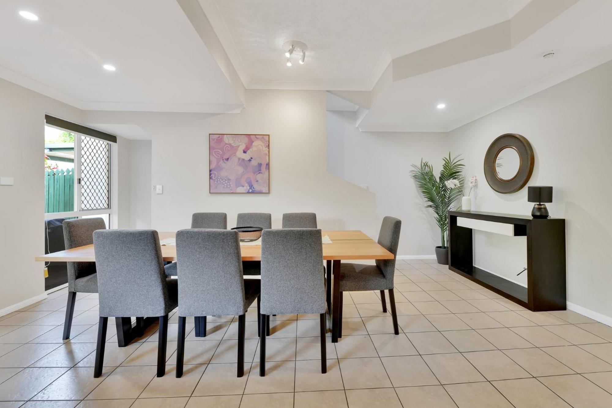 Tranquil 3-Bed Unit with Lush Garden Views