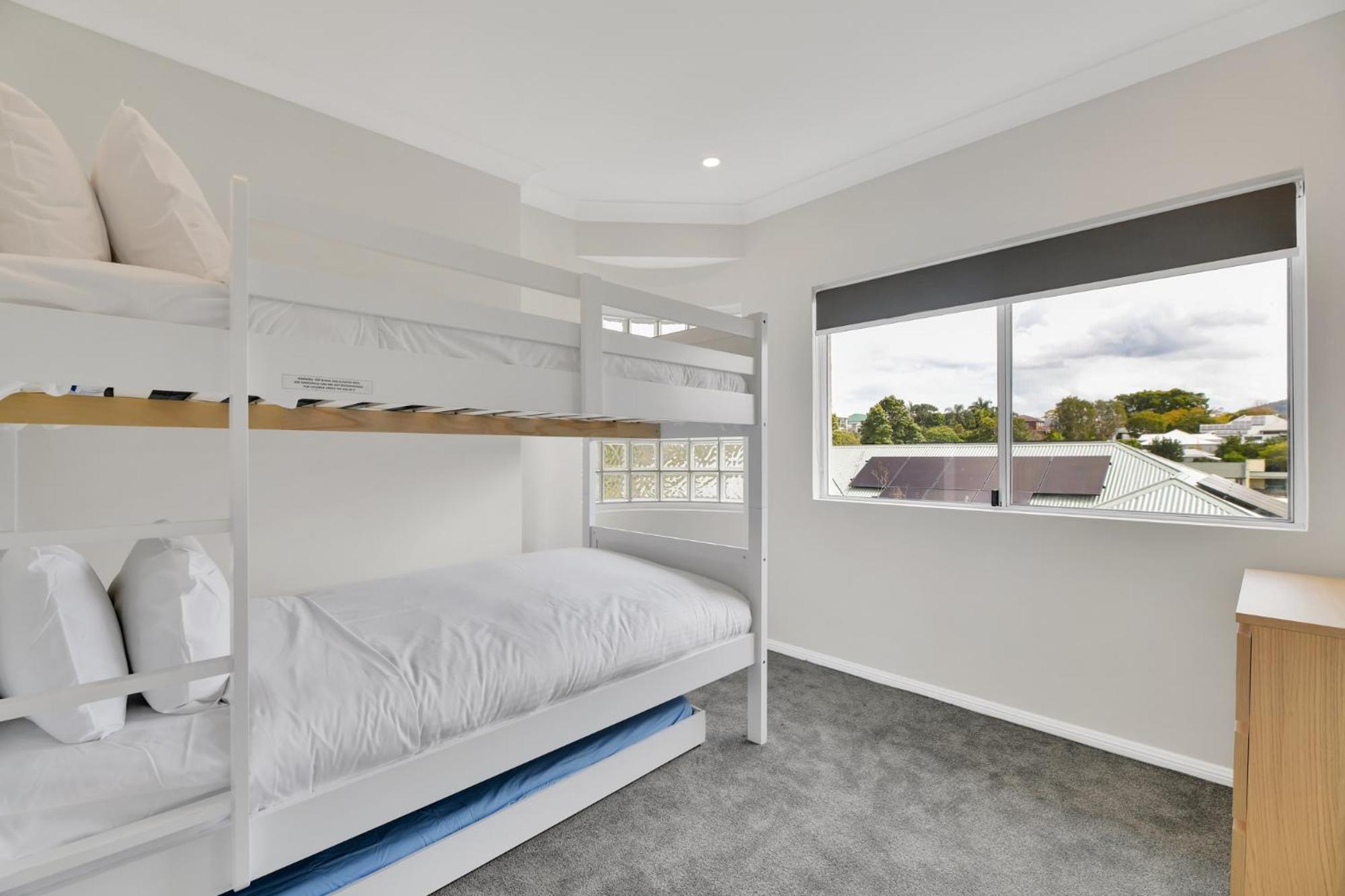 Tranquil 3-Bed Unit with Lush Garden Views