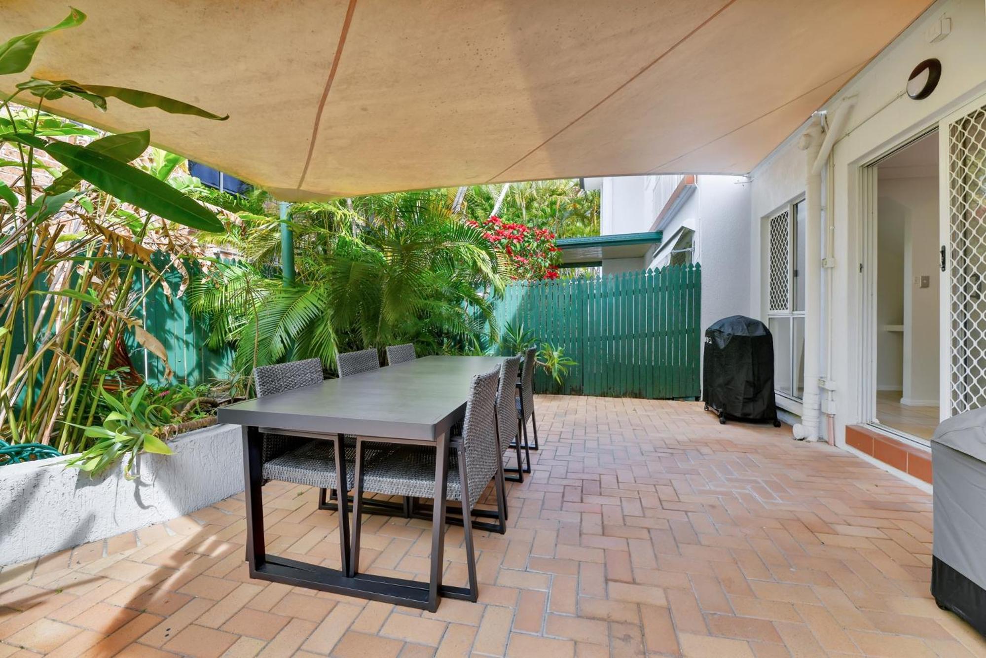Tranquil 3-Bed Unit with Lush Garden Views