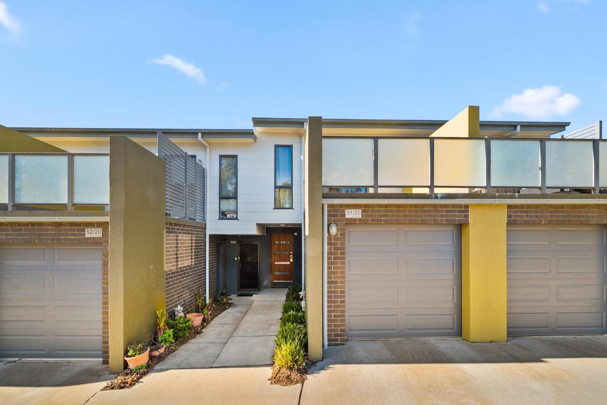Stylish Townhouse with Private Courtyard