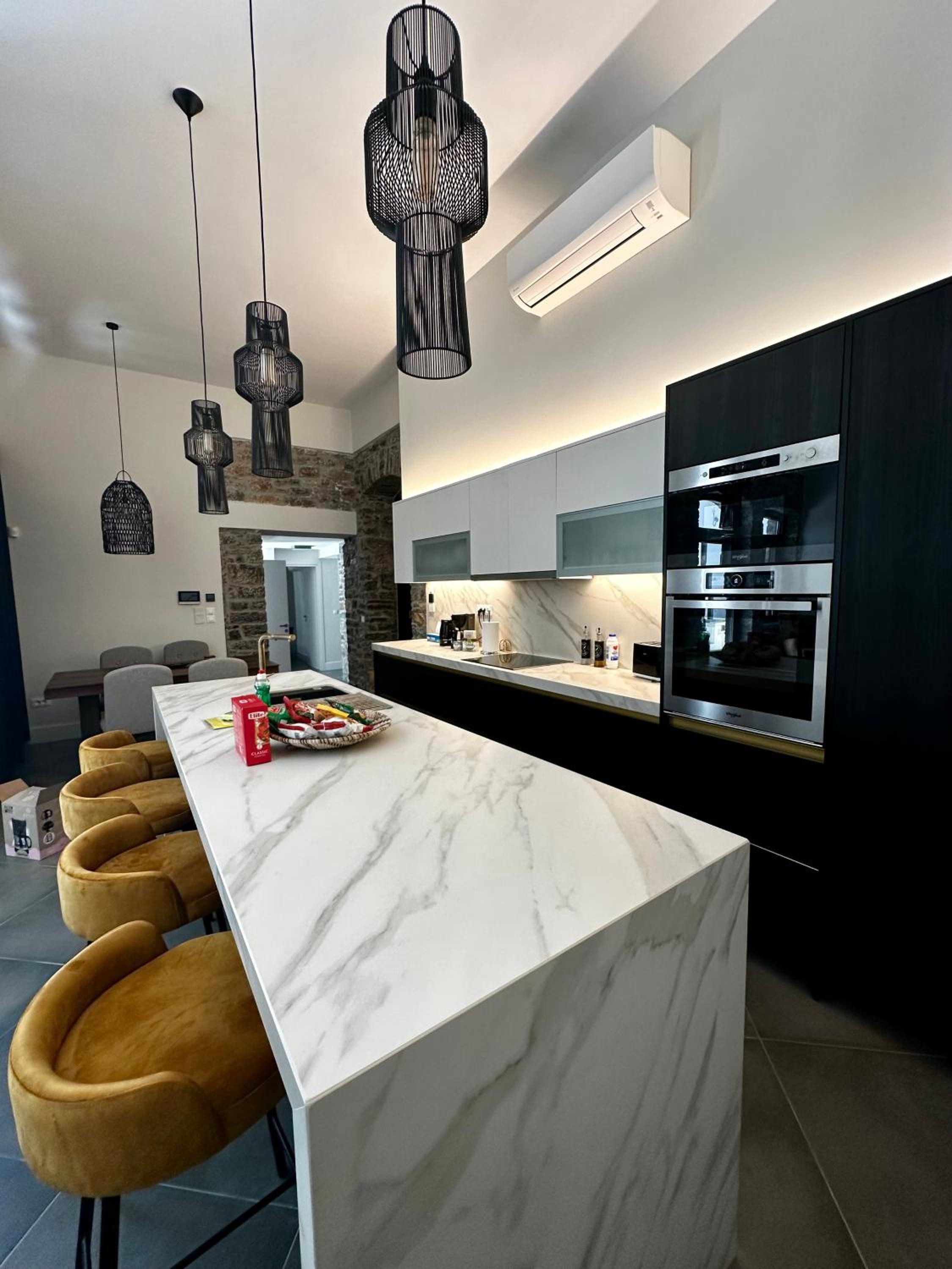Venetian gem in neapolitan with private courtyard