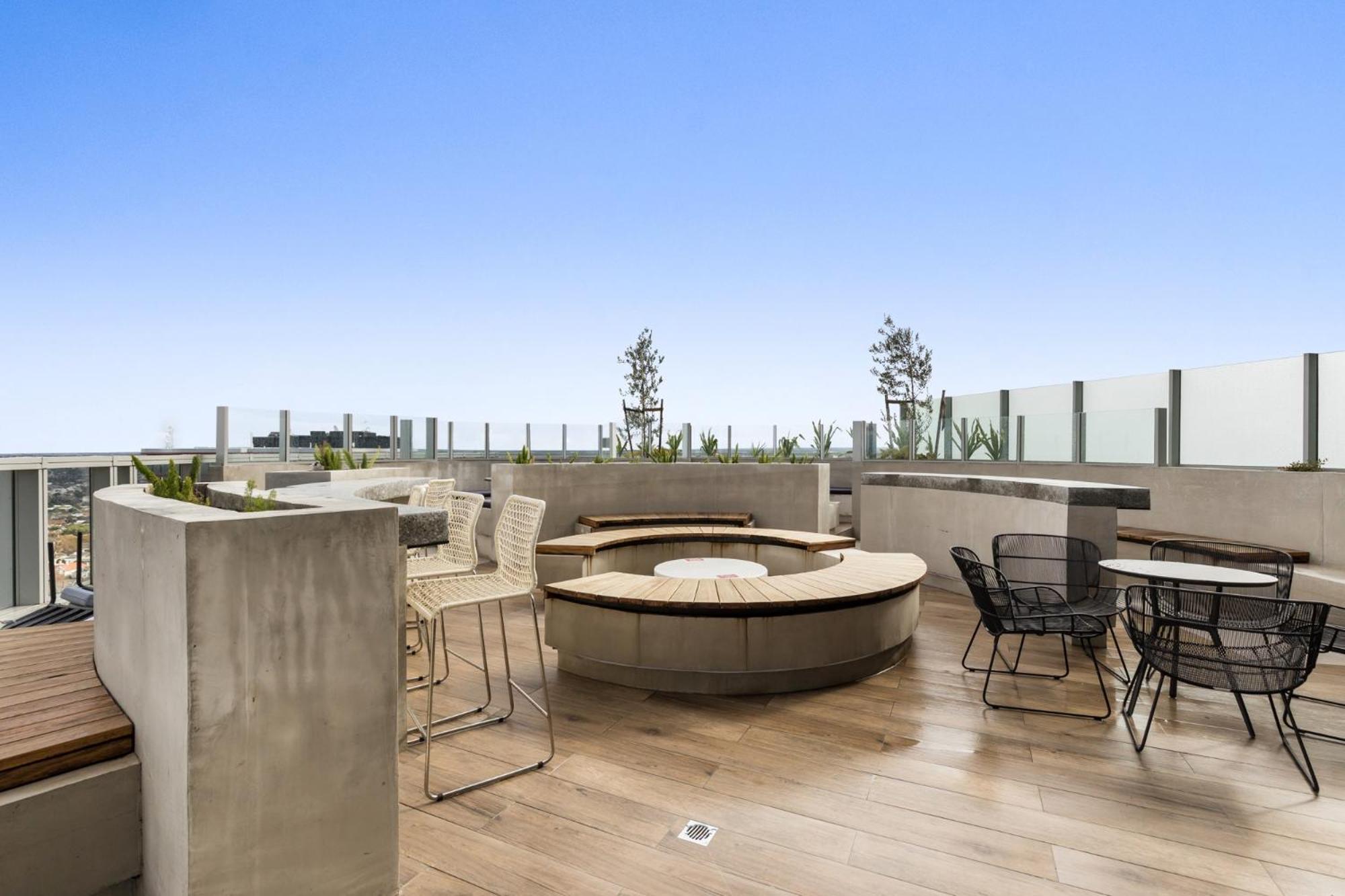 High-Rise Balcony Unit with City Views Gym Pool