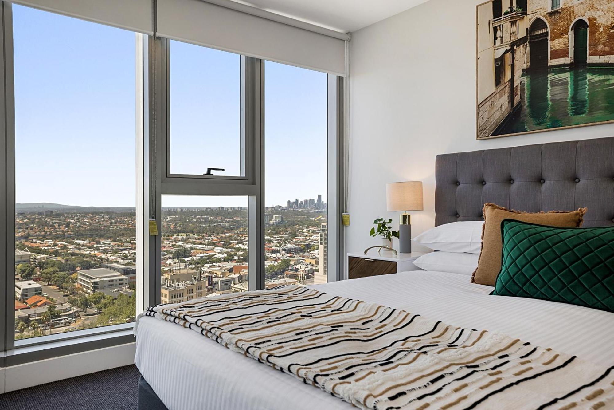 High-Rise Balcony Unit with City Views Gym Pool