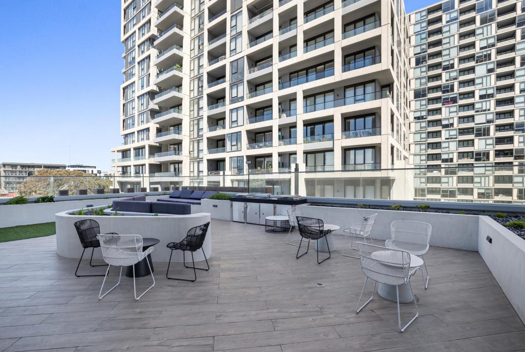 High-Rise Balcony Unit with City Views Gym Pool