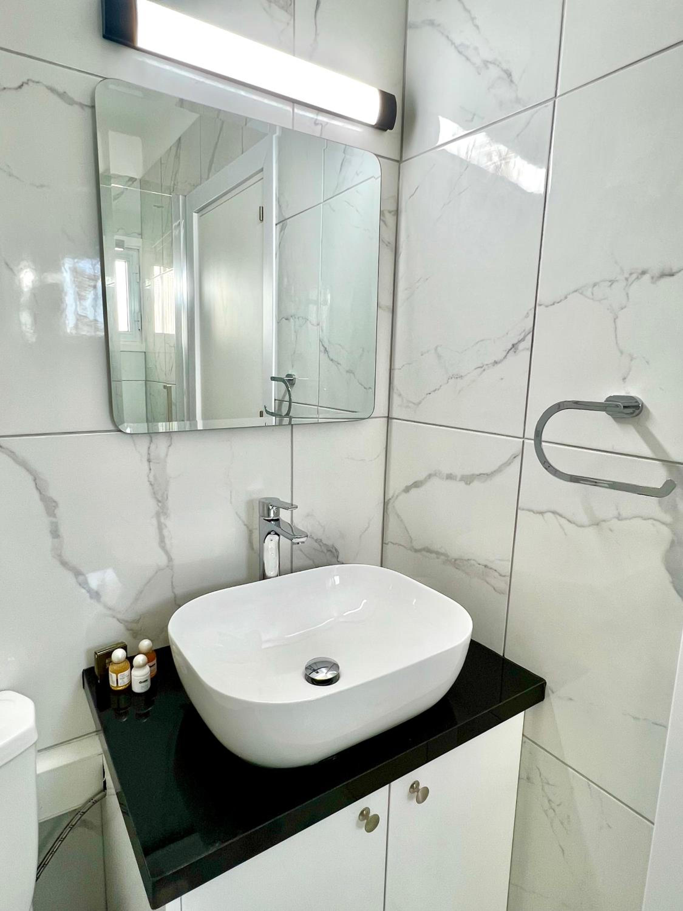Fully Equipped One Bedroom APT