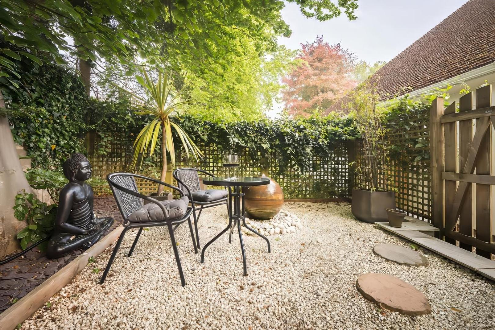Cosy studio with private Japanese garden