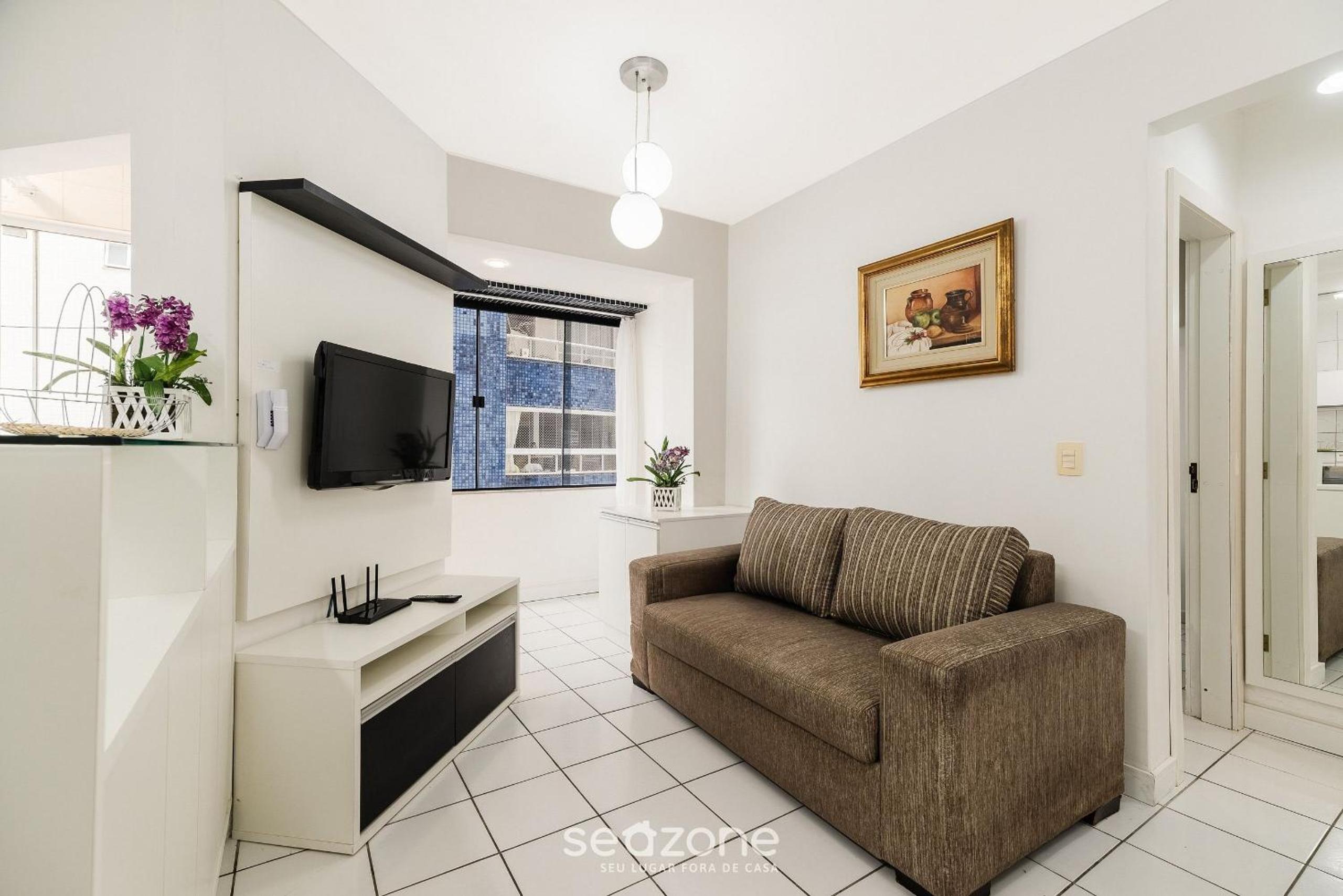 Apartments 400 m from the Beach in BC - CEV
