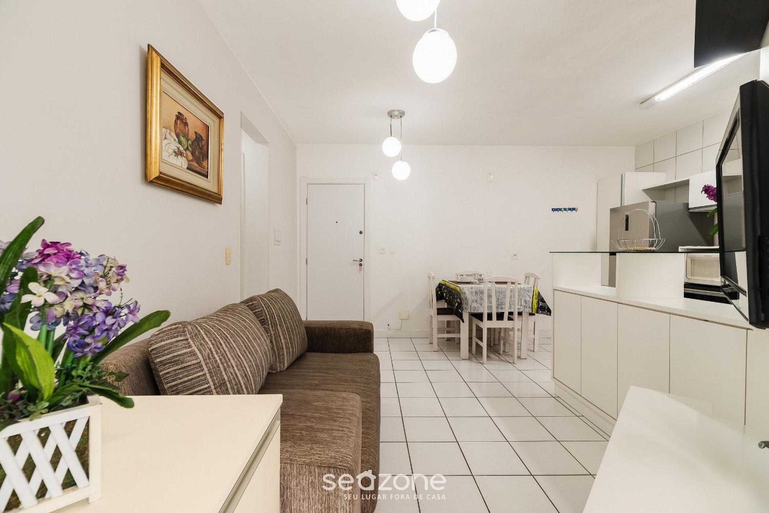 Apartments 400 m from the Beach in BC - CEV