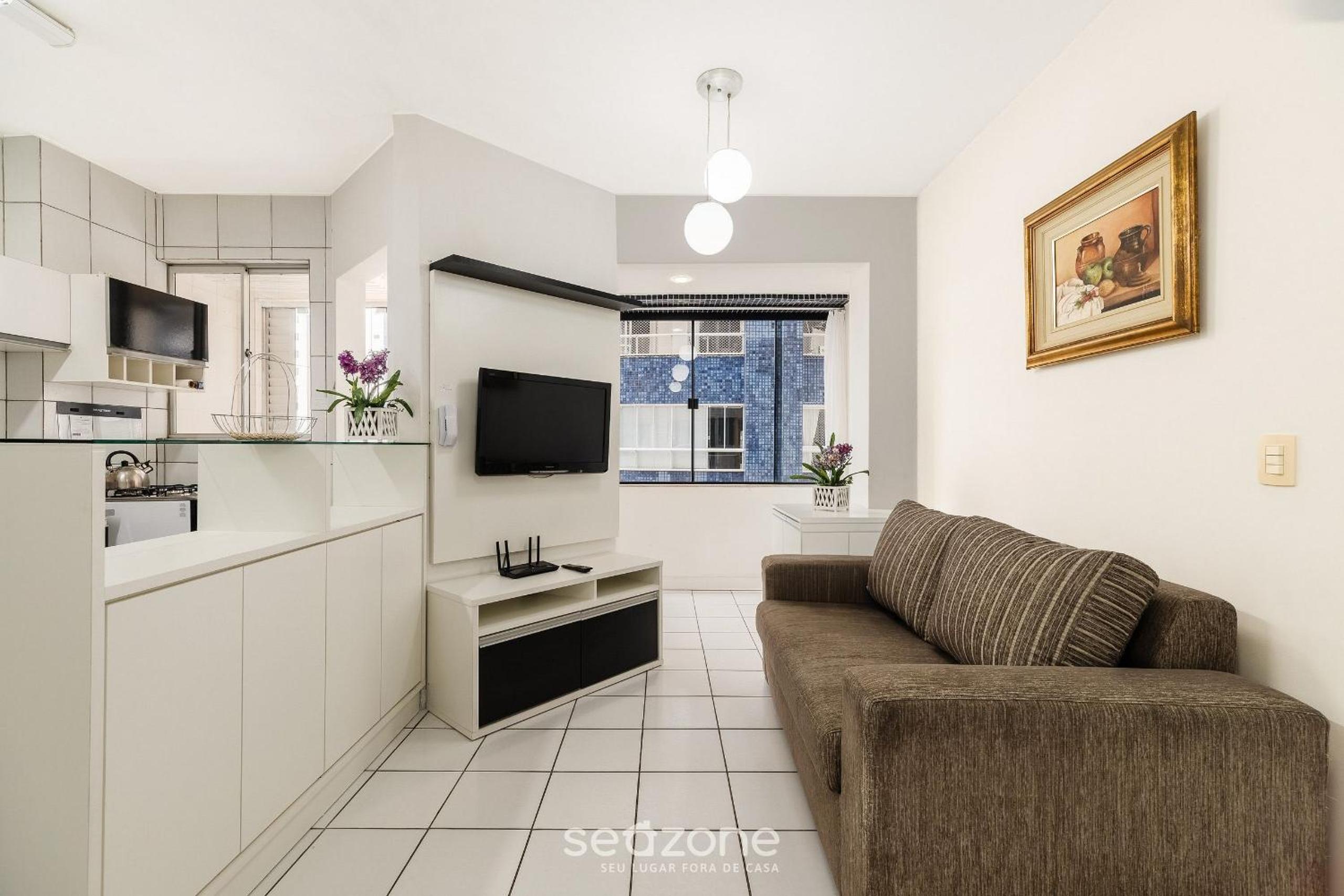 Apartments 400 m from the Beach in BC - CEV