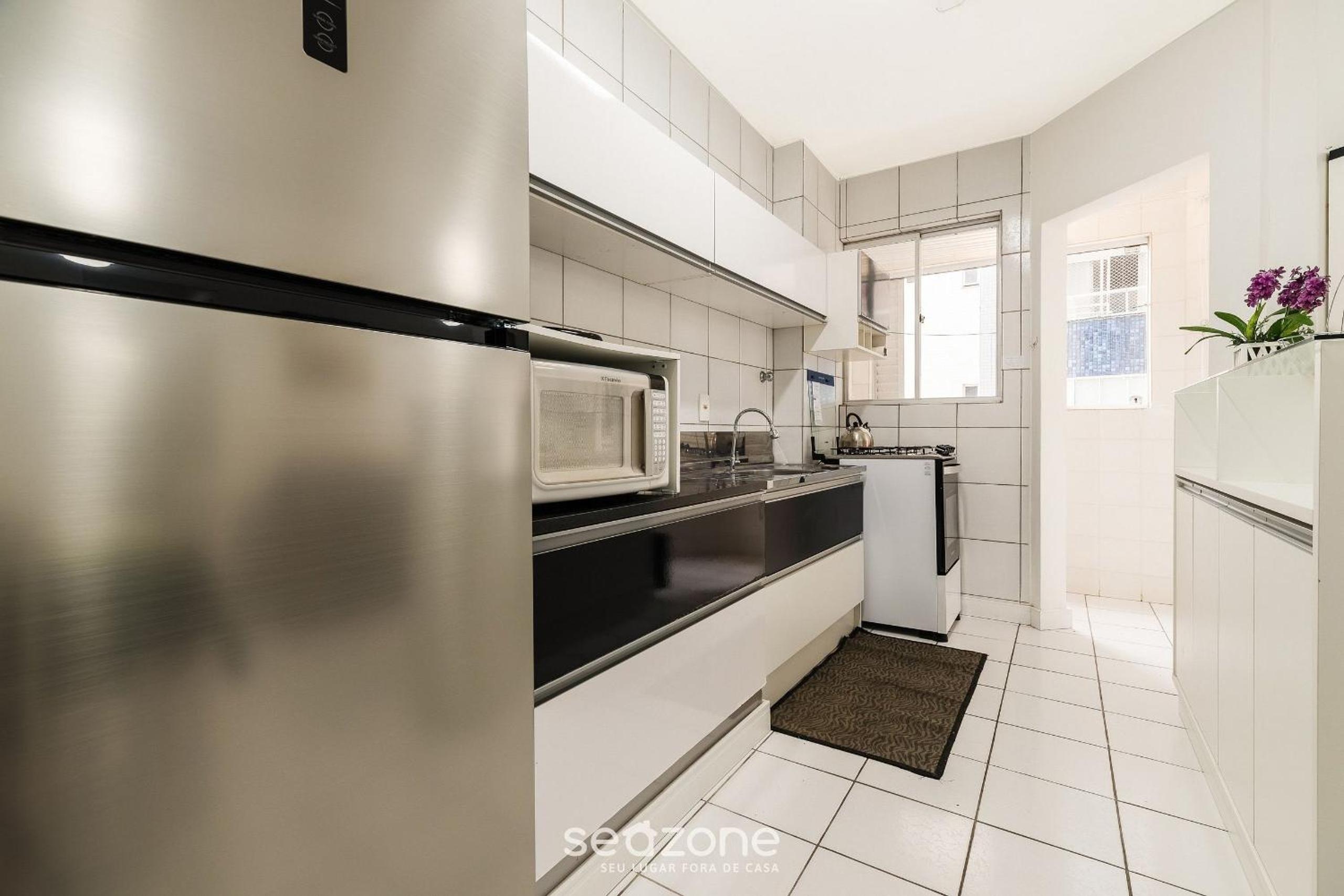 Apartments 400 m from the Beach in BC - CEV
