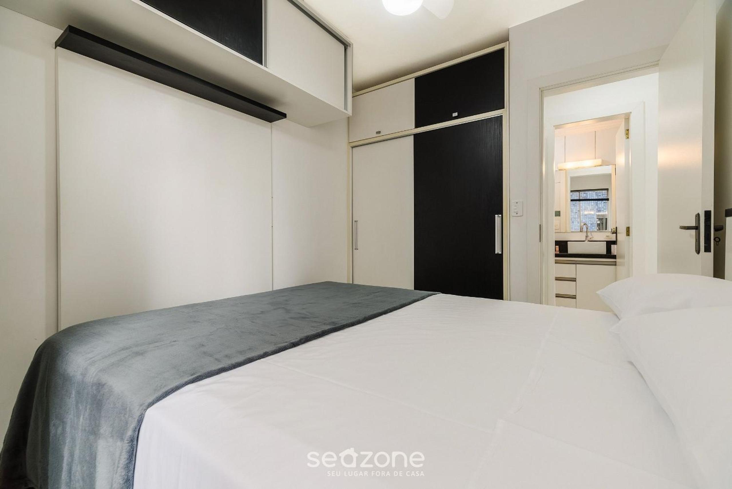Apartments 400 m from the Beach in BC - CEV