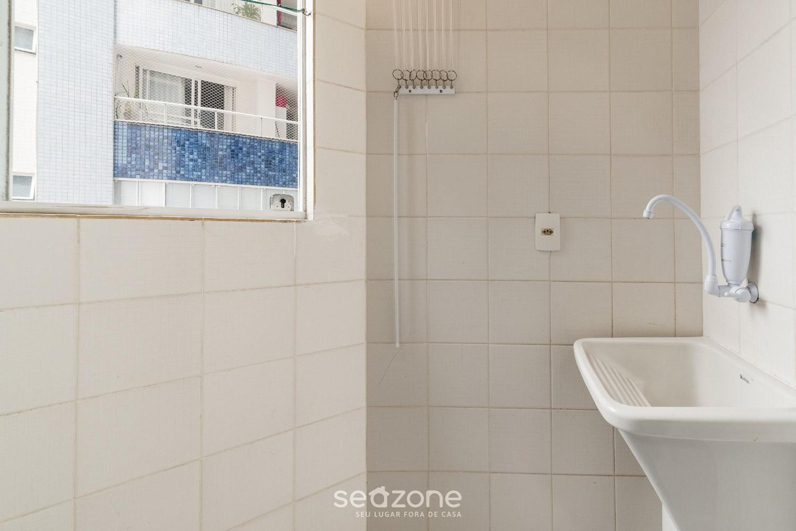 Apartments 400 m from the Beach in BC - CEV