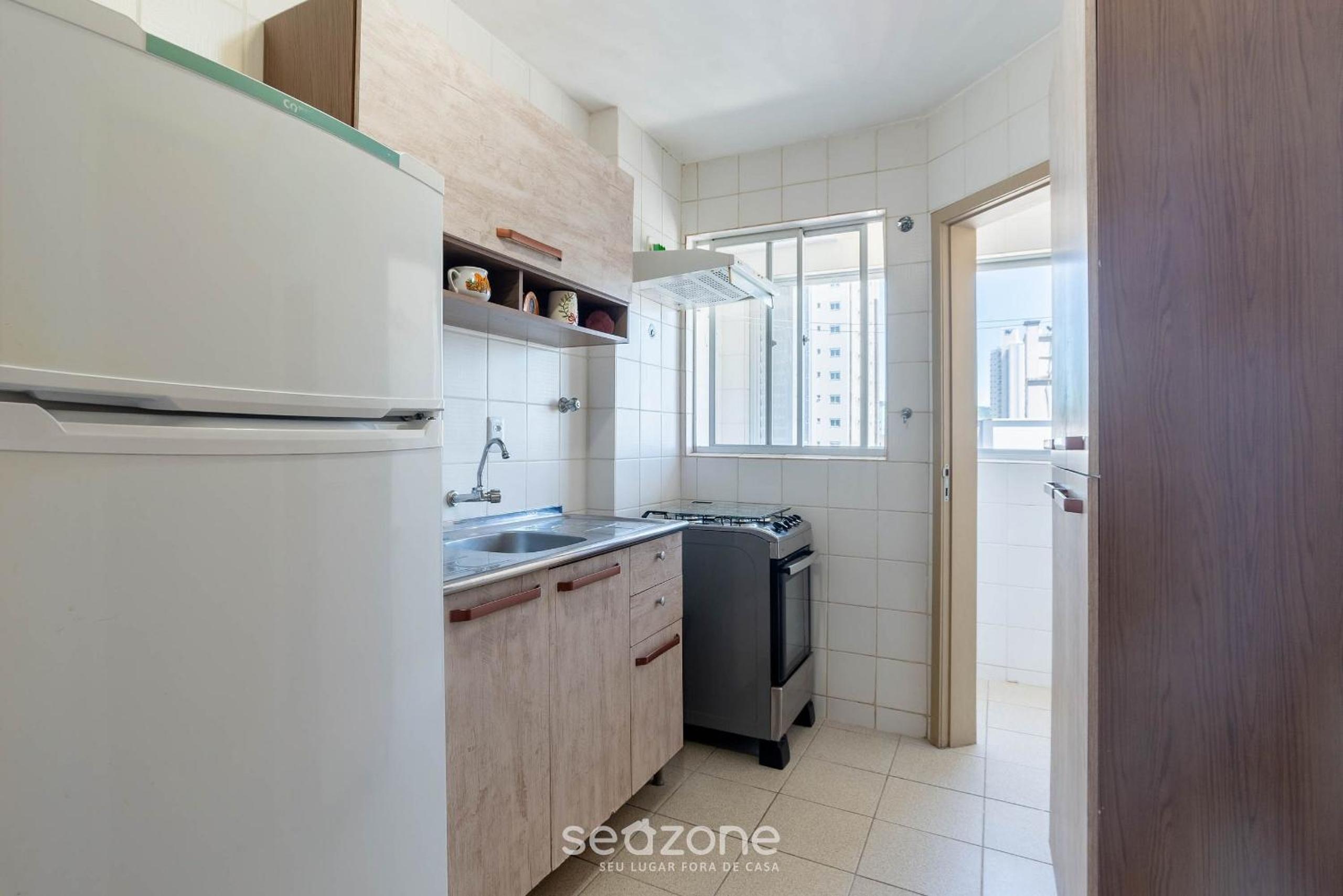 Apartments 400 m from the Beach in BC - CEV