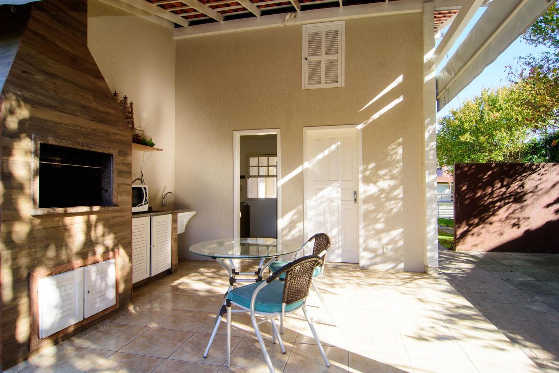 Casa c/ar cond. rua da praia, cond. fechado HK0945