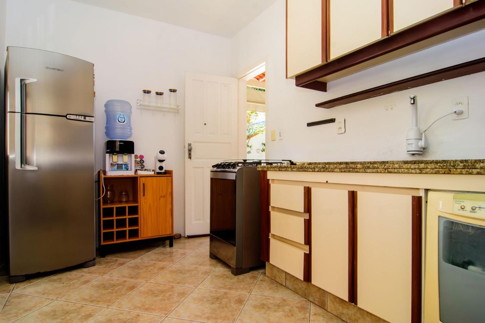 Casa c/ar cond. rua da praia, cond. fechado HK0945