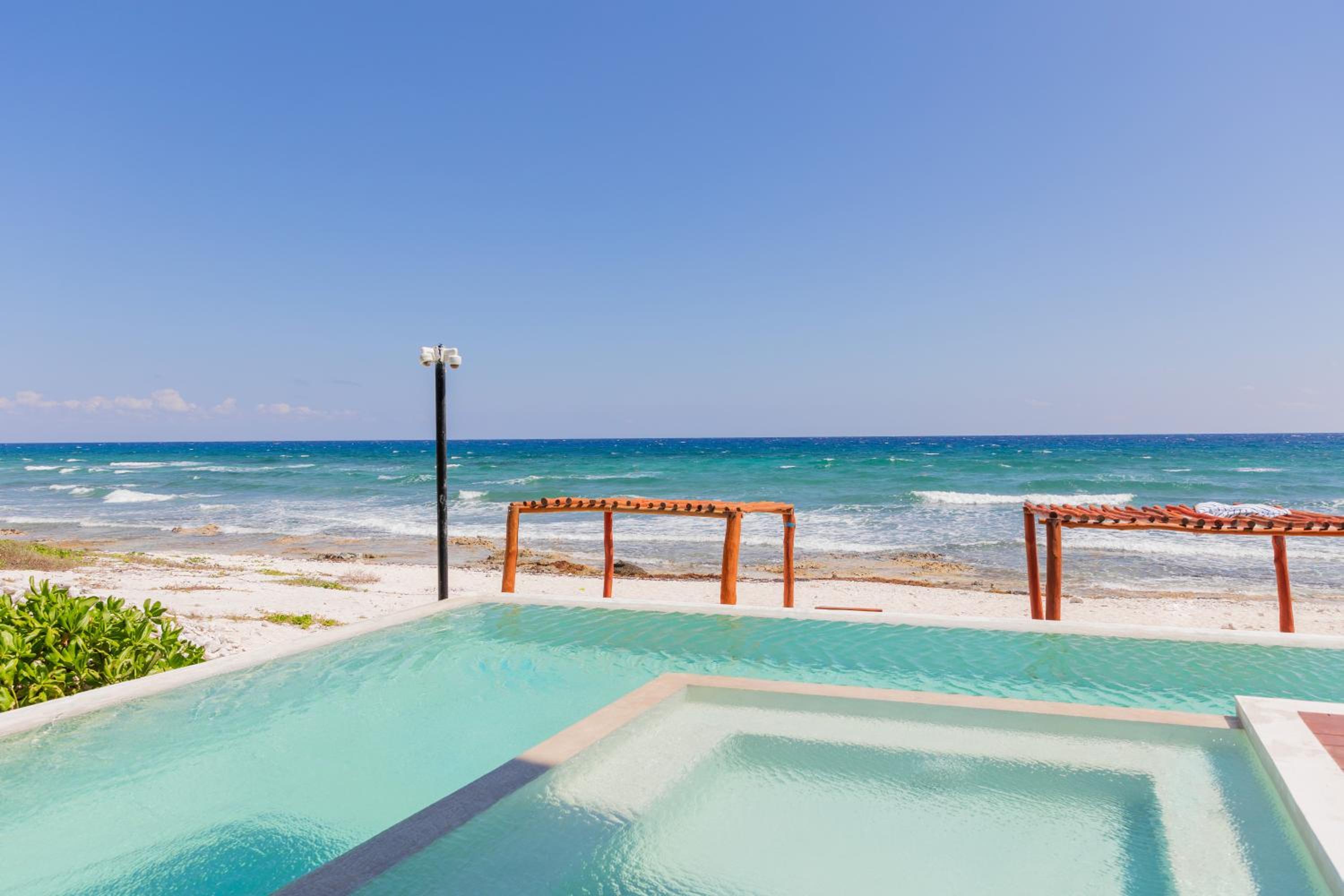 BT Homes - Tankah Bay Tulum - Exclusivos apartamentos con piscina a metros del mar