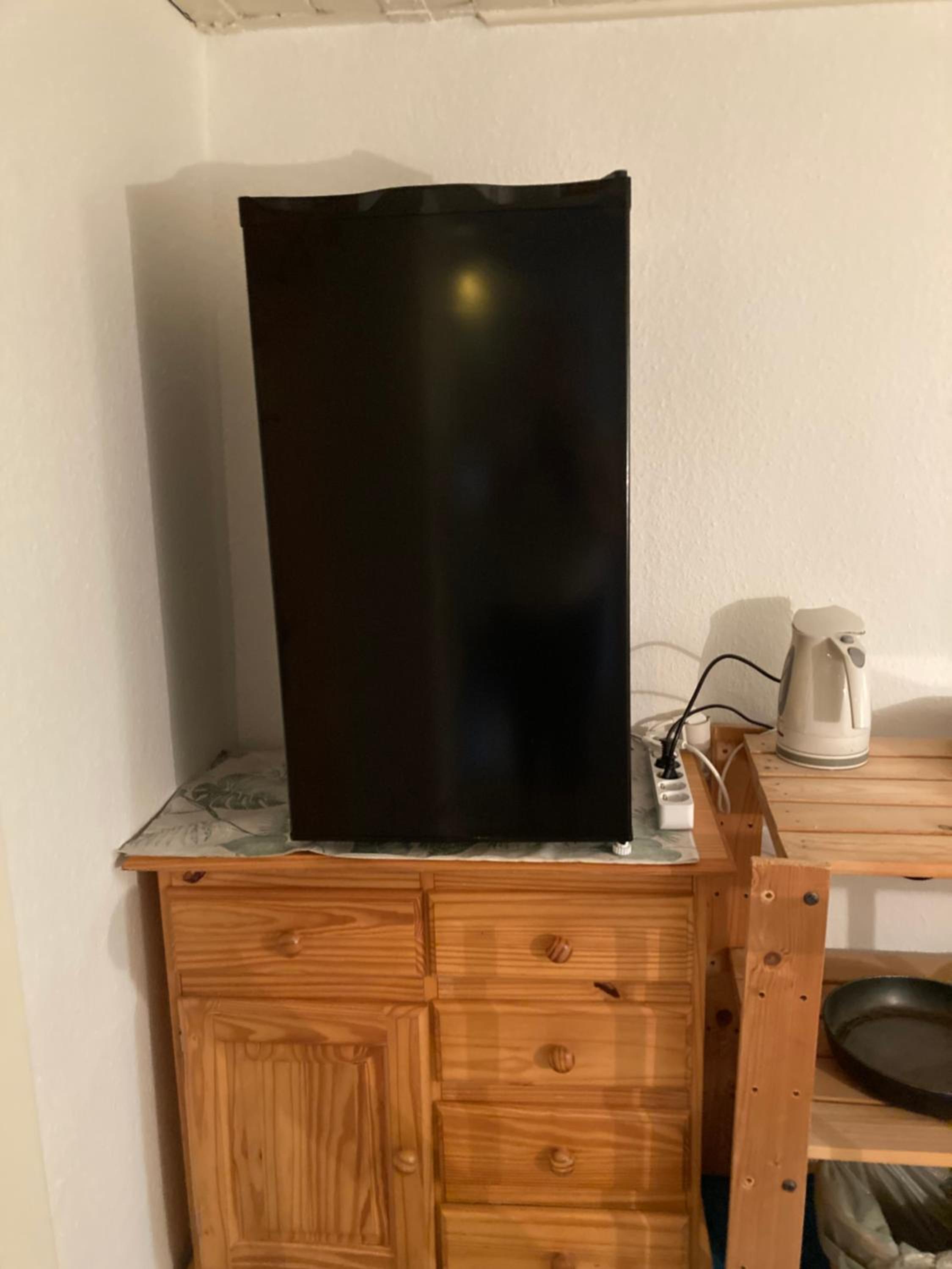 Ruhiges ganzes Apartment Self Check-in 45 m zwei Zimmer Groses Bad Badewanne Kochnische