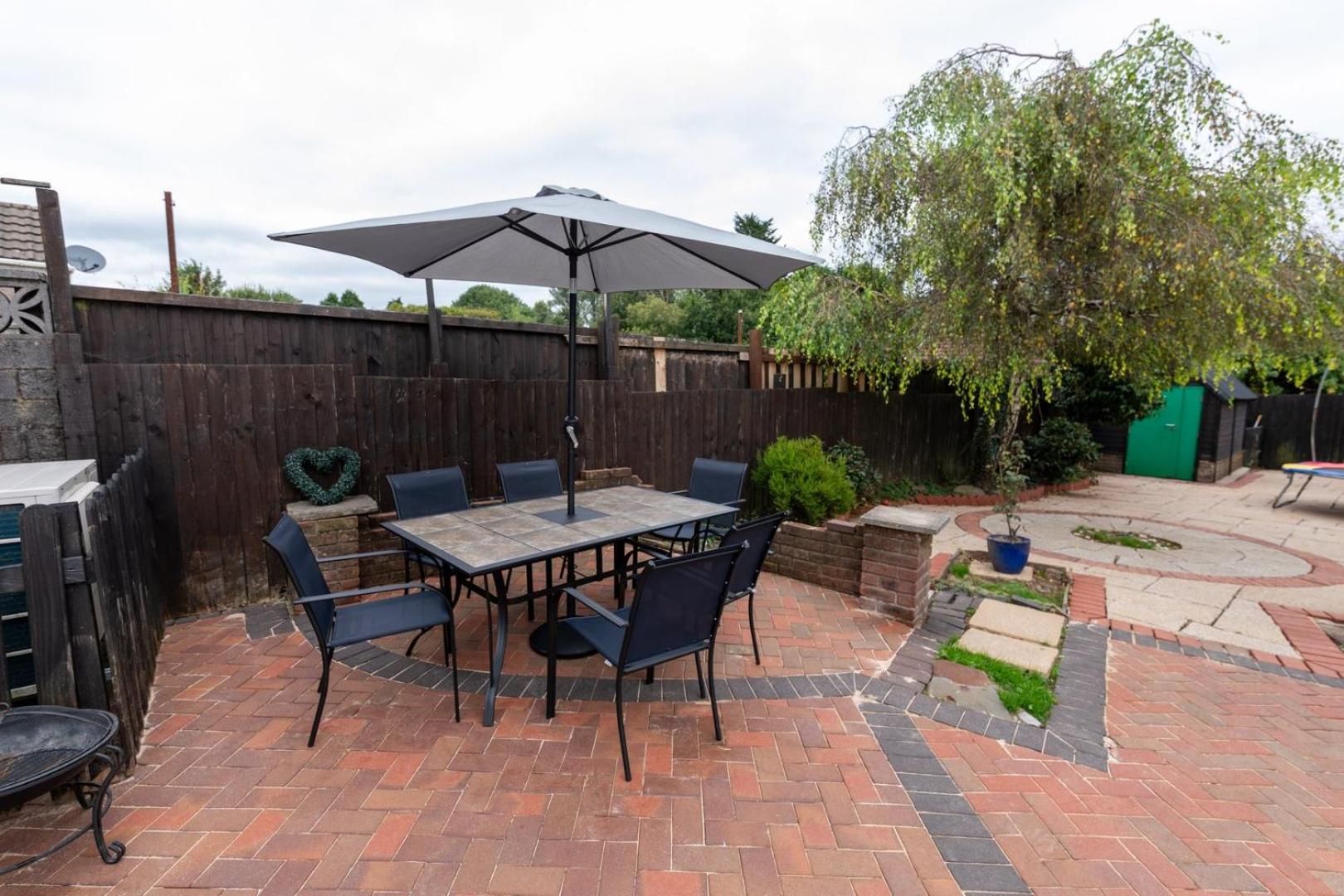 The Family Nest – Swansea 4 Bedroom Retreat