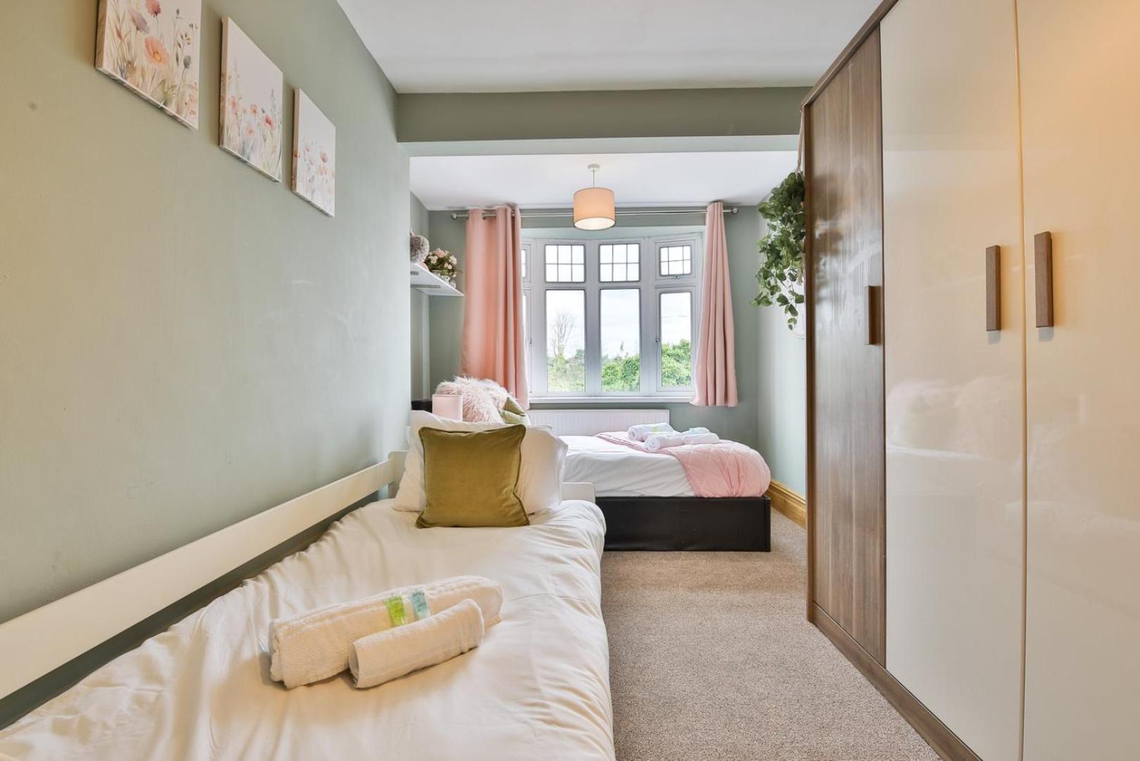 The Family Nest – Swansea 4 Bedroom Retreat