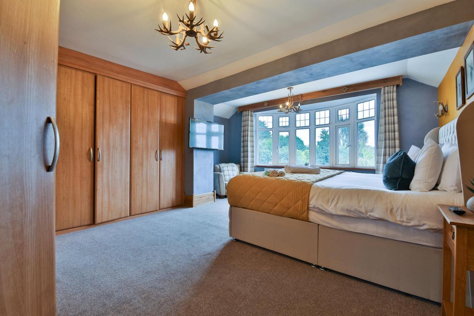 The Family Nest – Swansea 4 Bedroom Retreat
