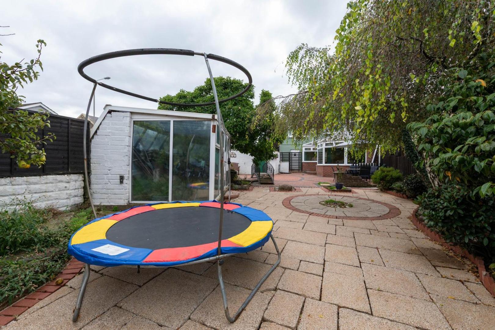 The Family Nest – Swansea 4 Bedroom Retreat