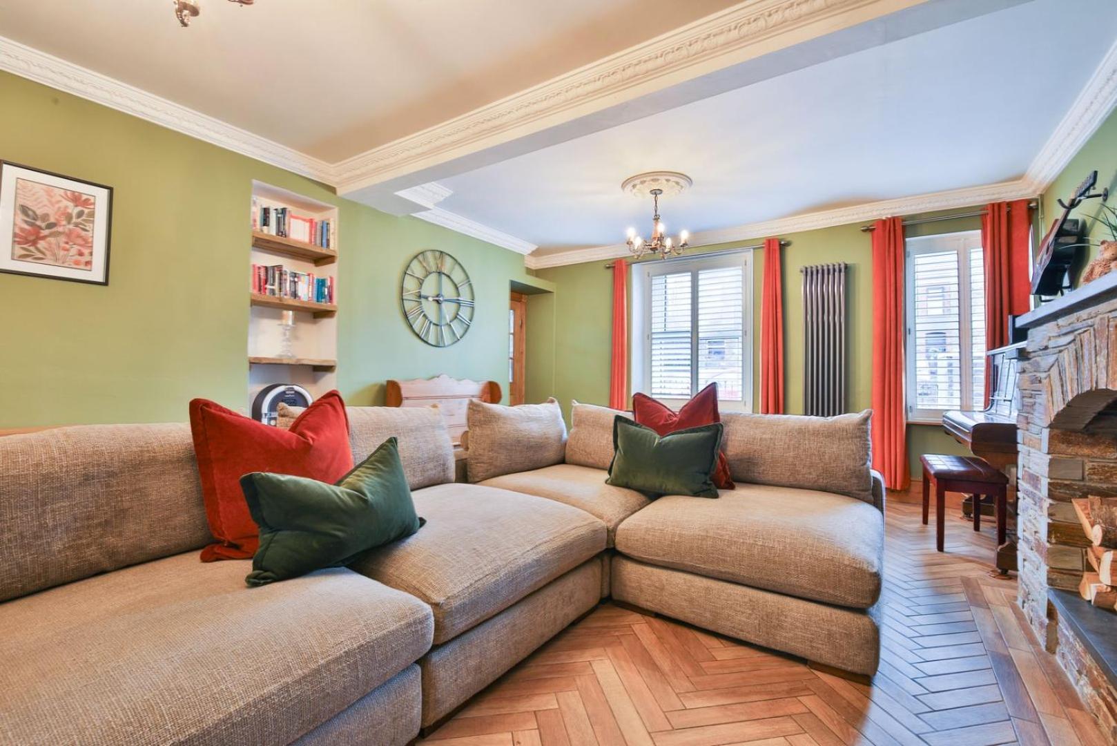 The Family Nest – Swansea 4 Bedroom Retreat