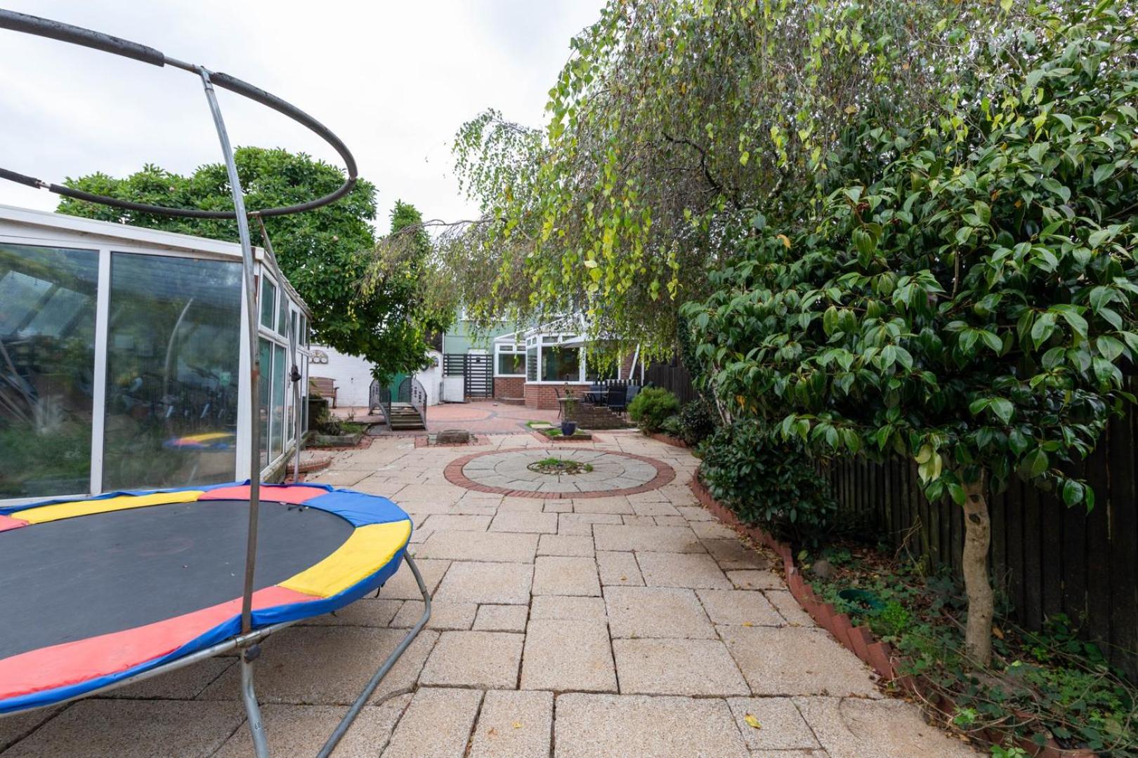 The Family Nest – Swansea 4 Bedroom Retreat