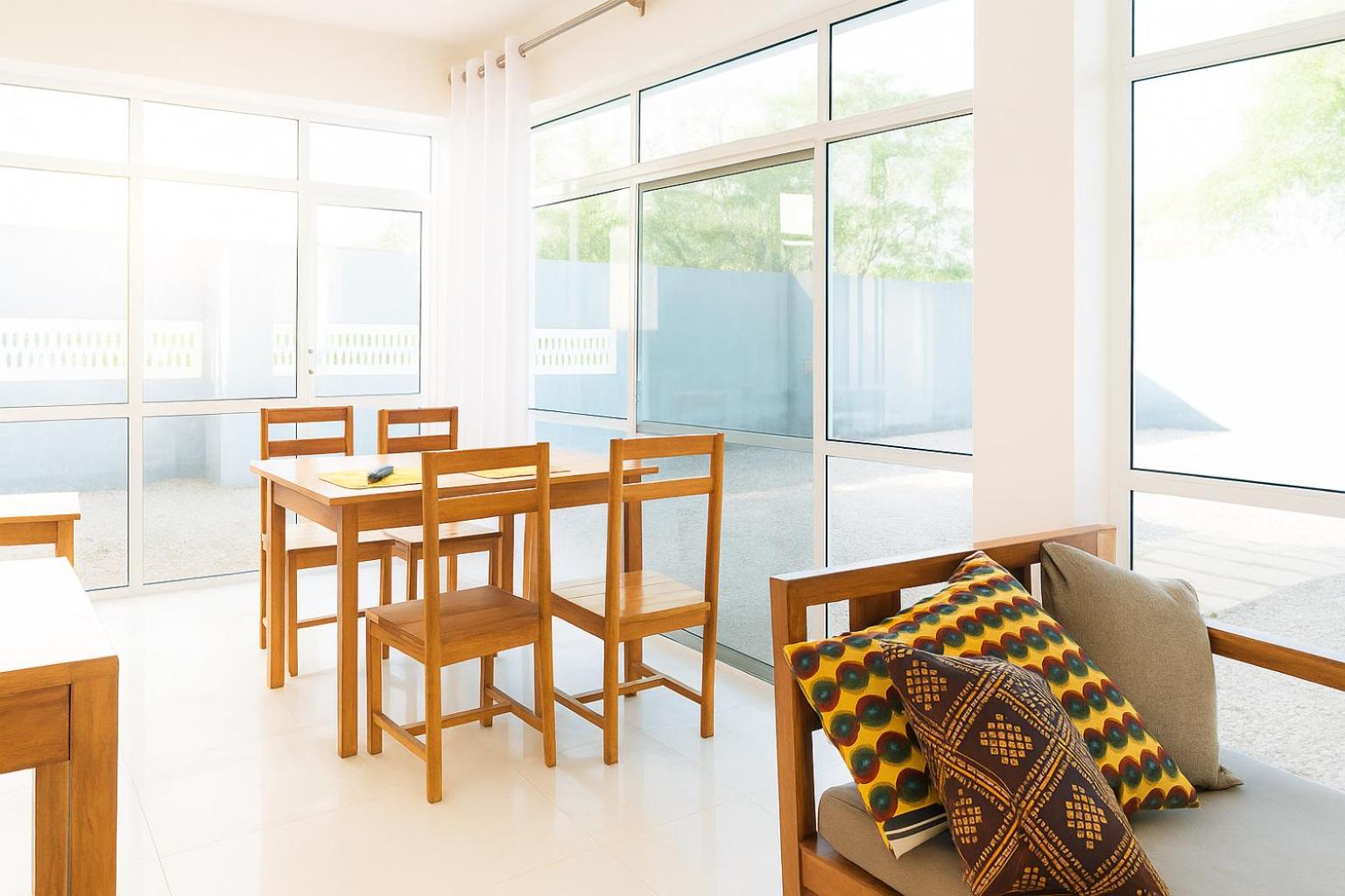 Beachfront 1BR Ocean-View & Free Airport Shuttle