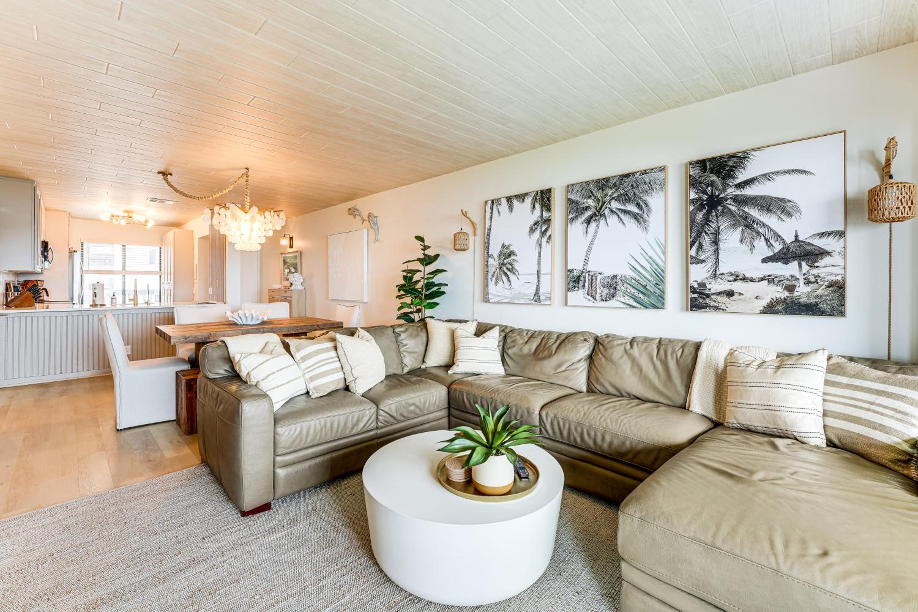 Heated Pool Access Bayfront Isla Del Sol Condo